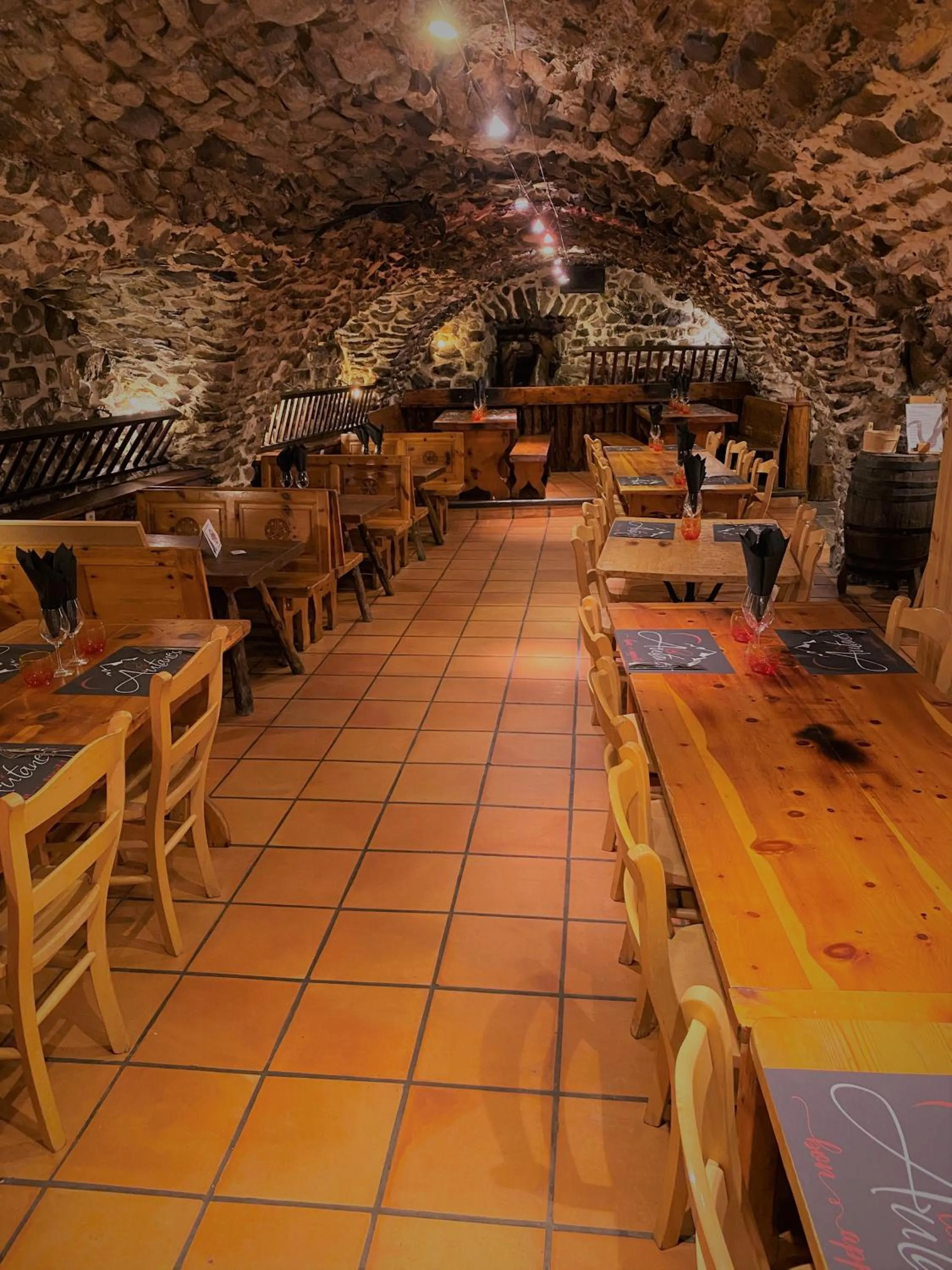 Restaurant/places to eat in Logis Hôtel & Spa Les Autanes