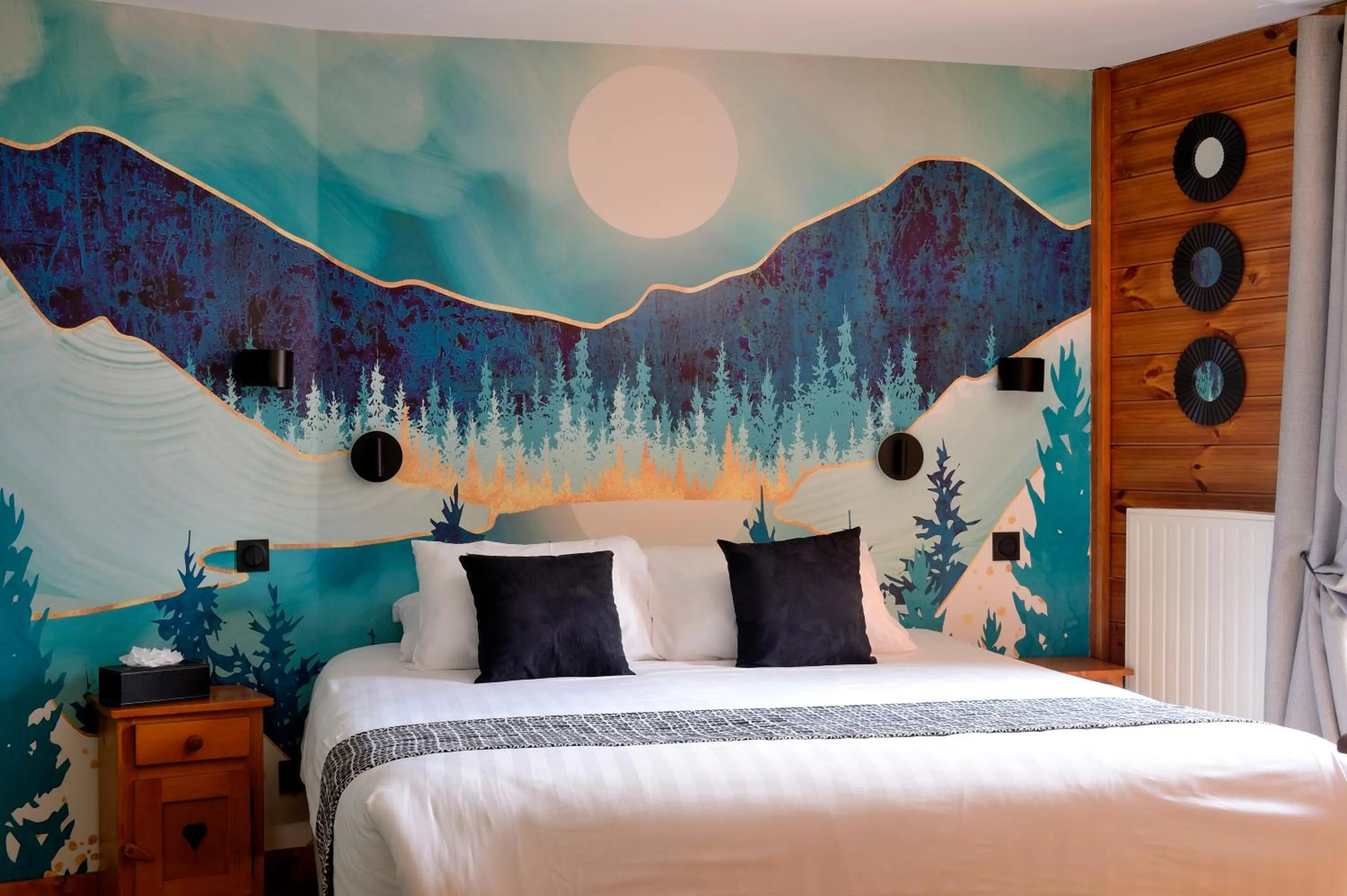 Property building, Bed in Logis Hôtel & Spa Les Autanes