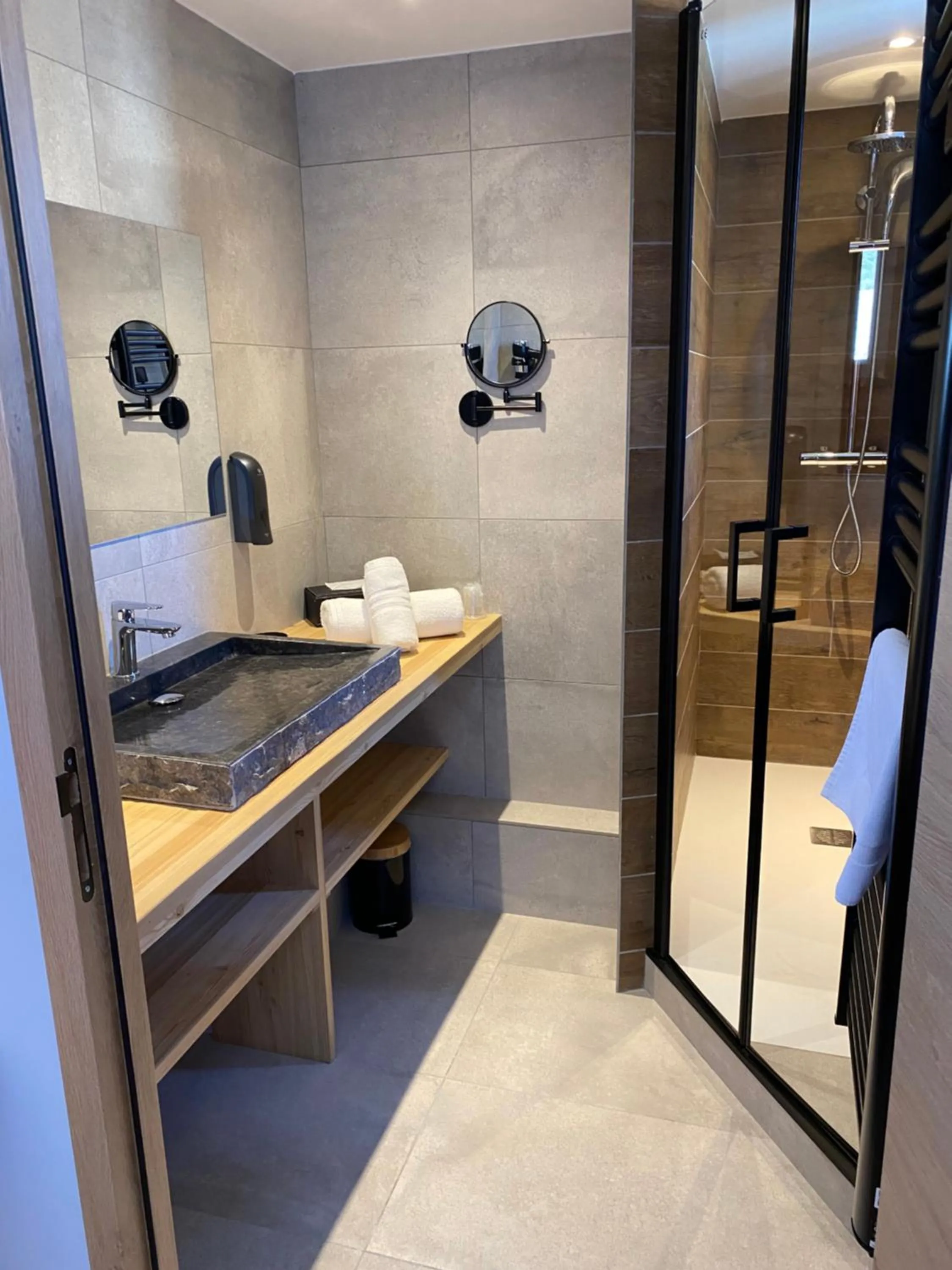 Bathroom in Logis Hôtel & Spa Les Autanes