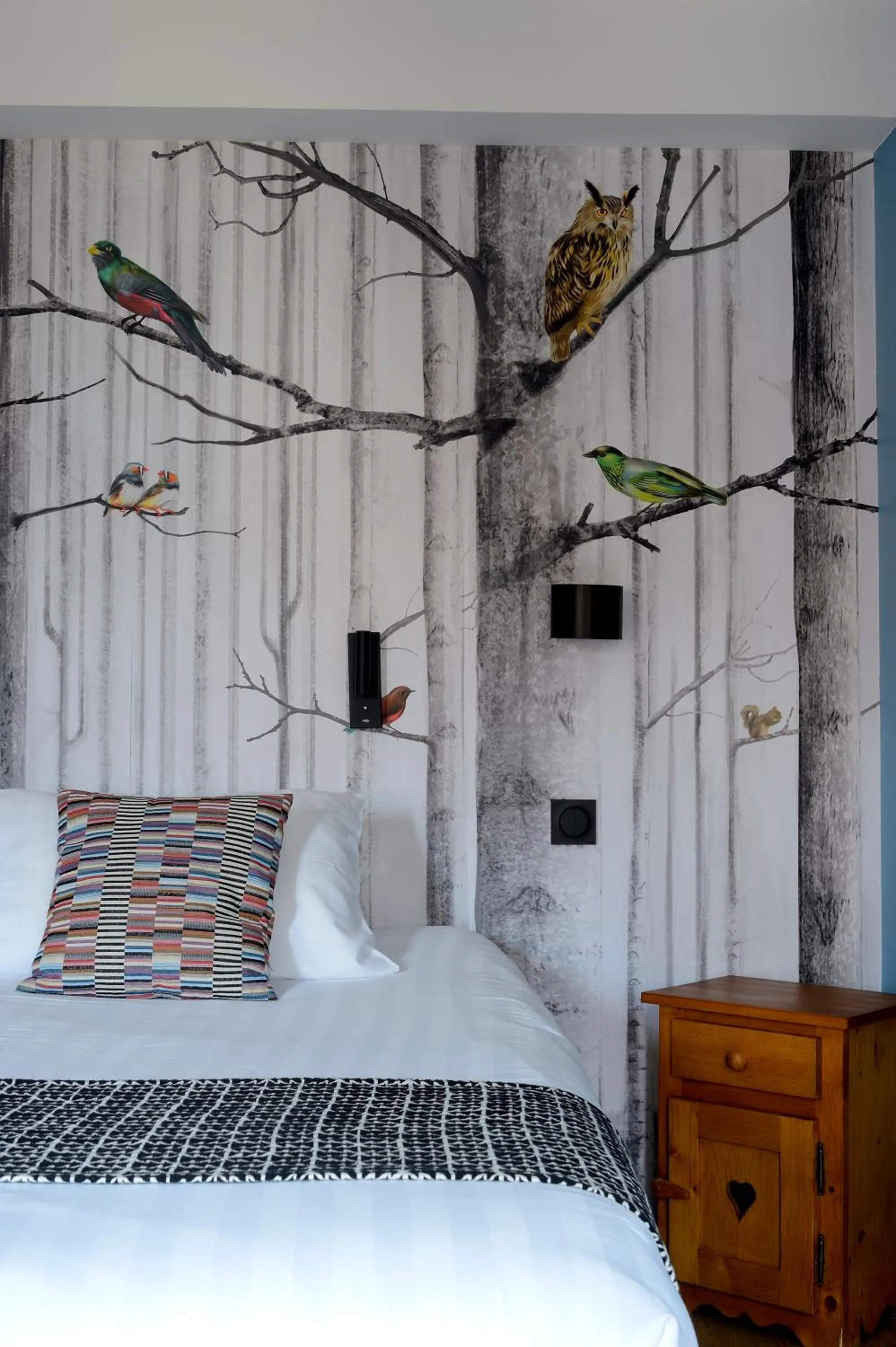 Bed in Logis Hôtel & Spa Les Autanes