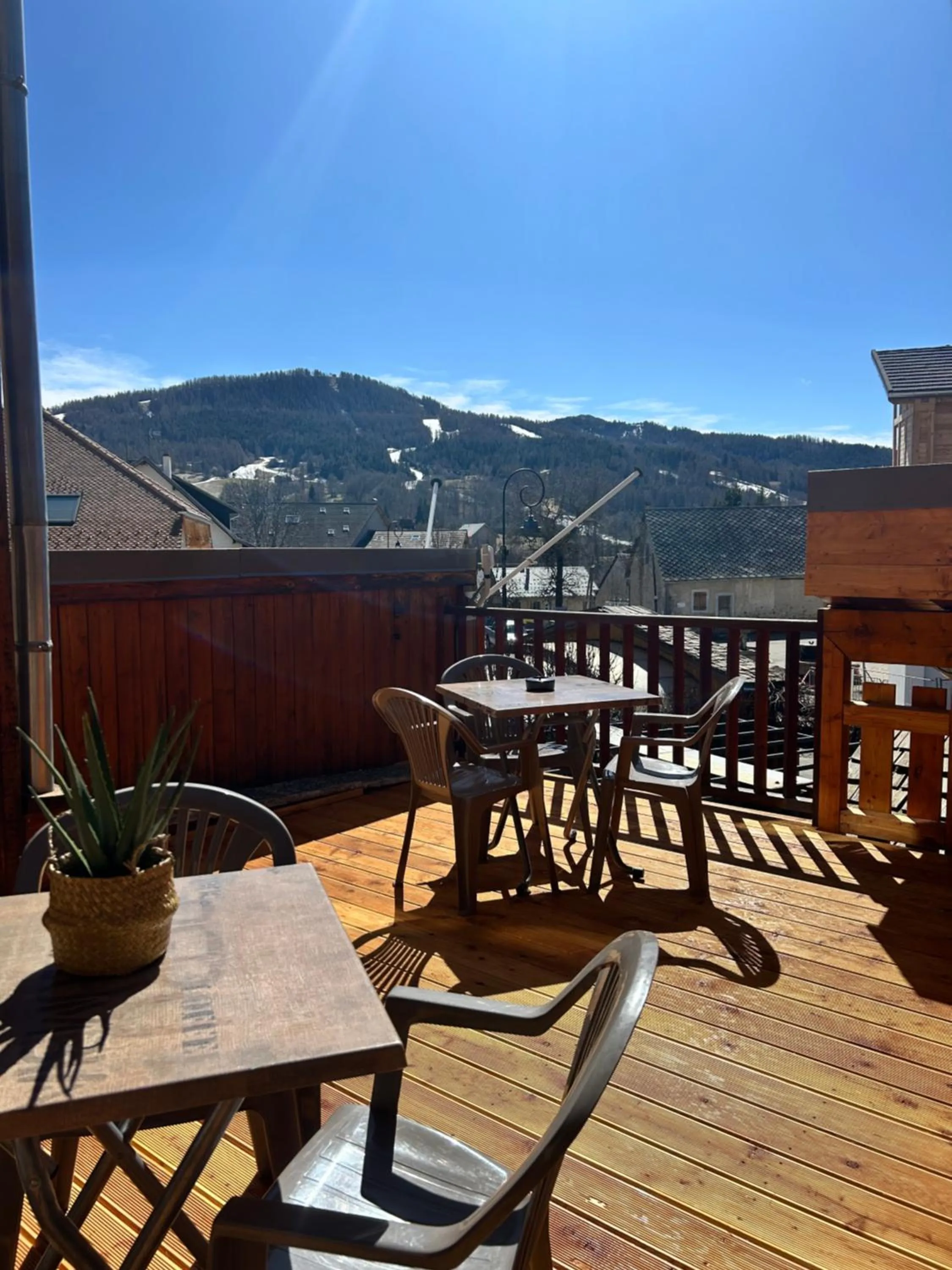 Patio in Logis Hôtel & Spa Les Autanes
