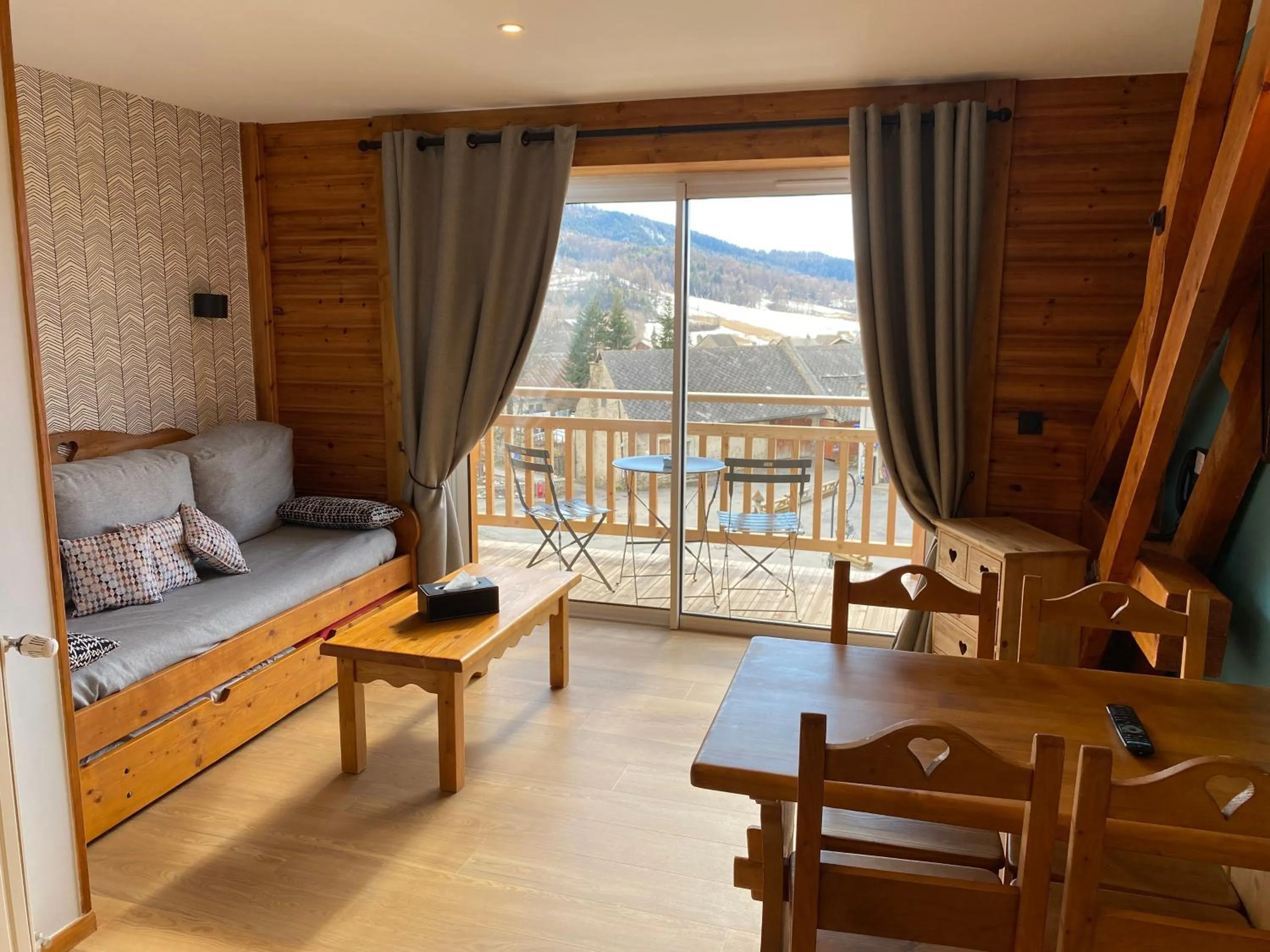 Living room in Logis Hôtel & Spa Les Autanes