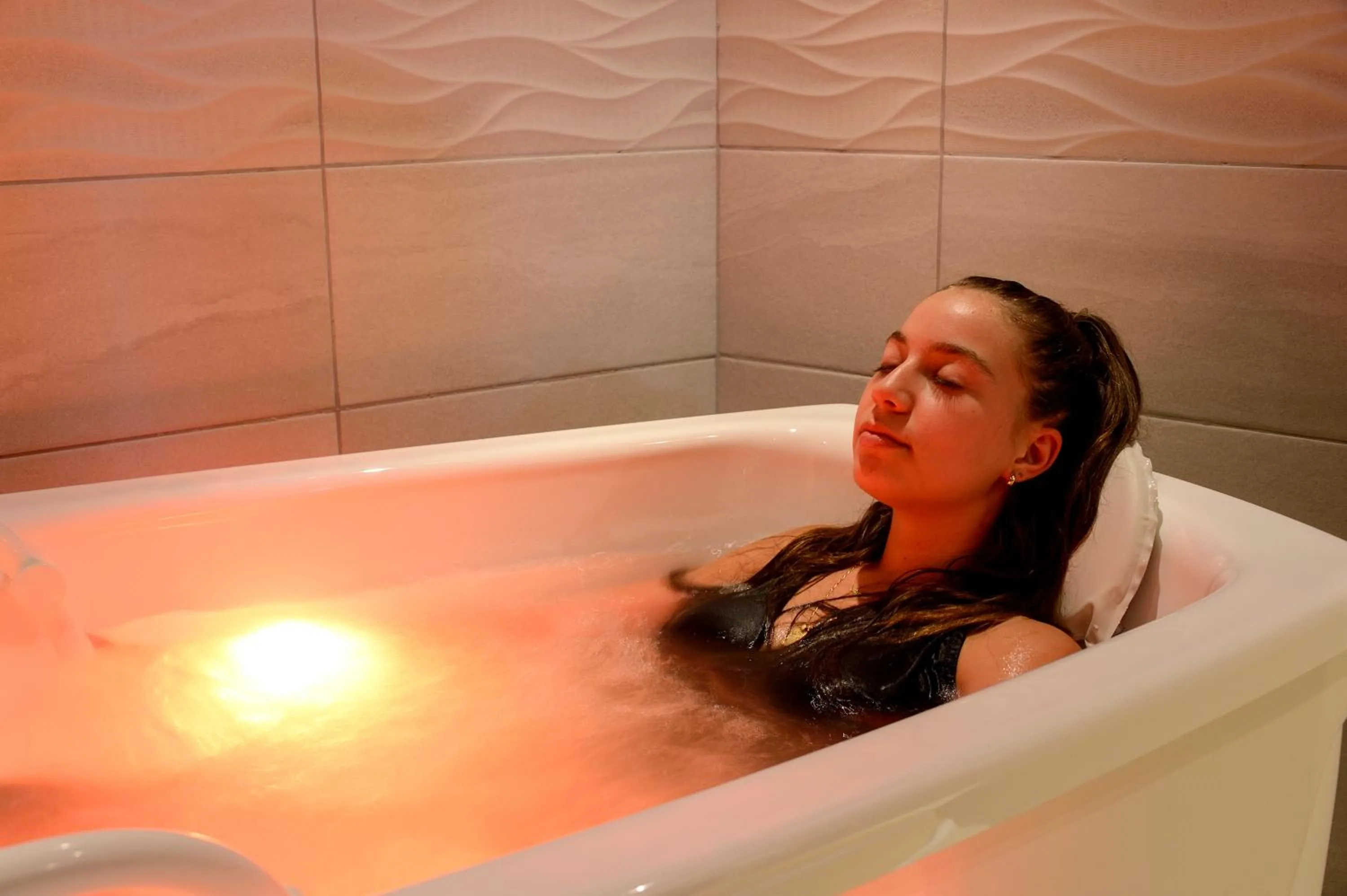 Spa and wellness centre/facilities in Logis Hôtel & Spa Les Autanes