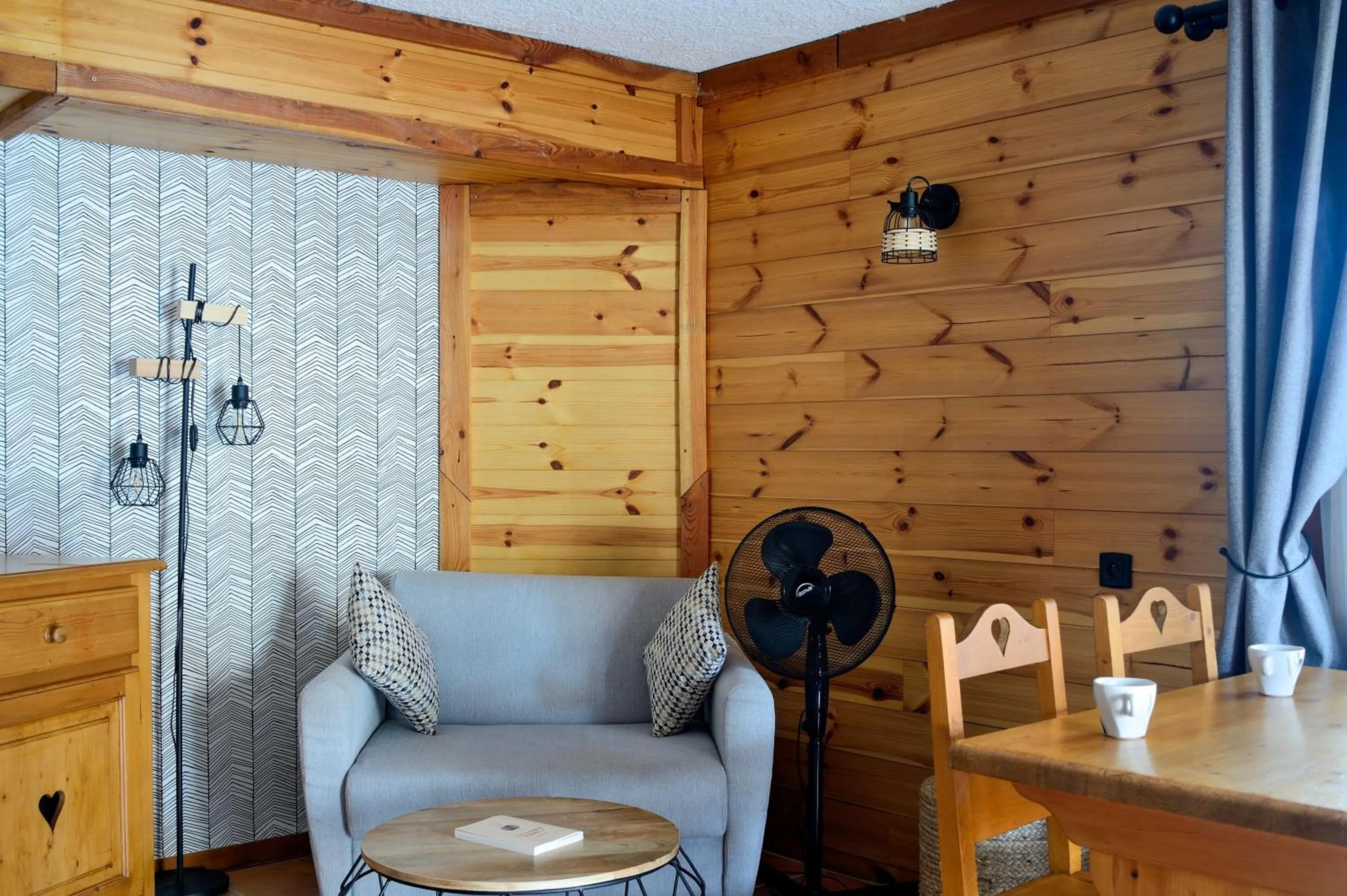 Living room in Logis Hôtel & Spa Les Autanes