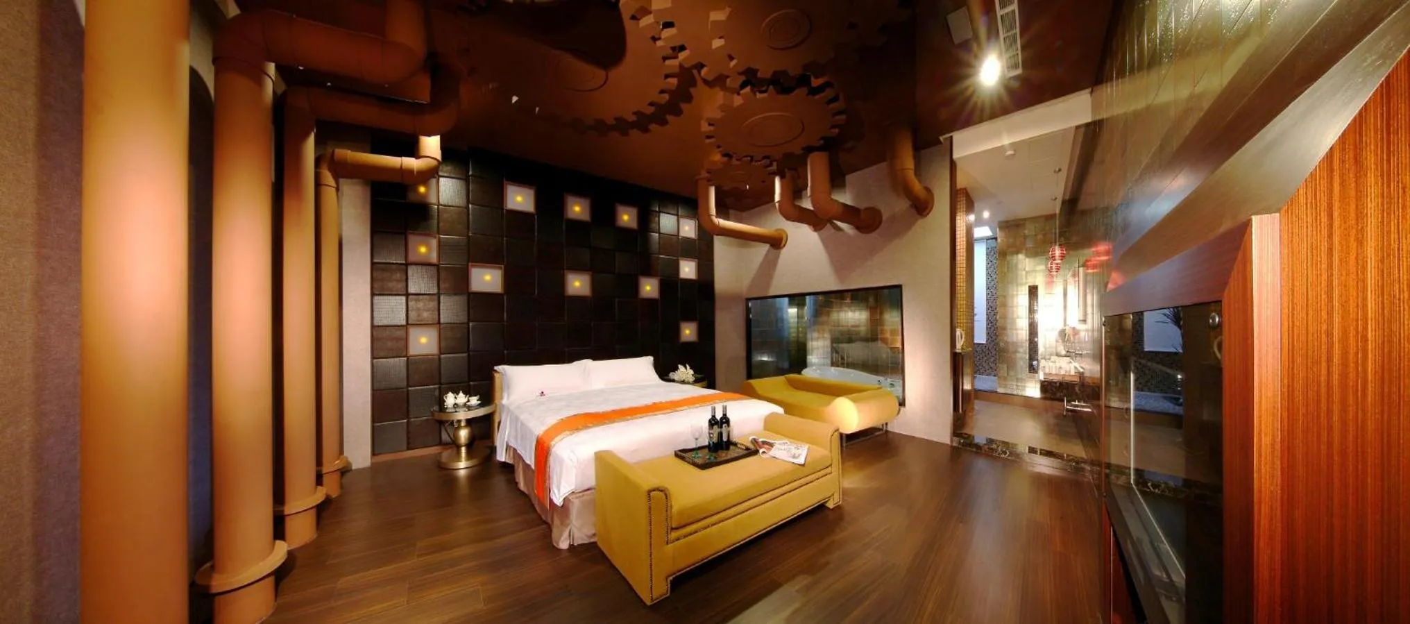 Photo of the whole room, Bed in Takao Love Motel