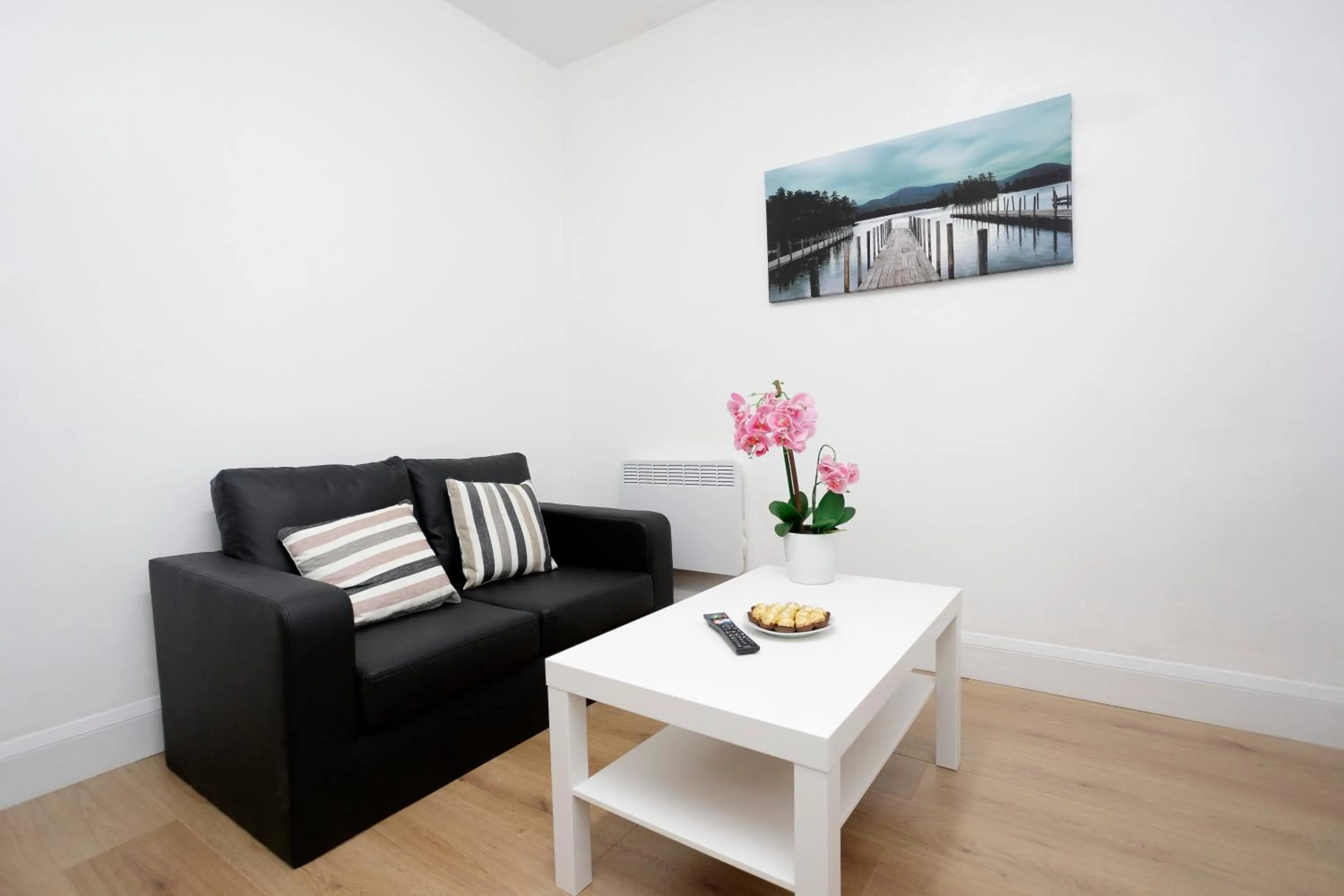 Living room in KIRKSTALL SERVICED APARTMENTS LEEDS