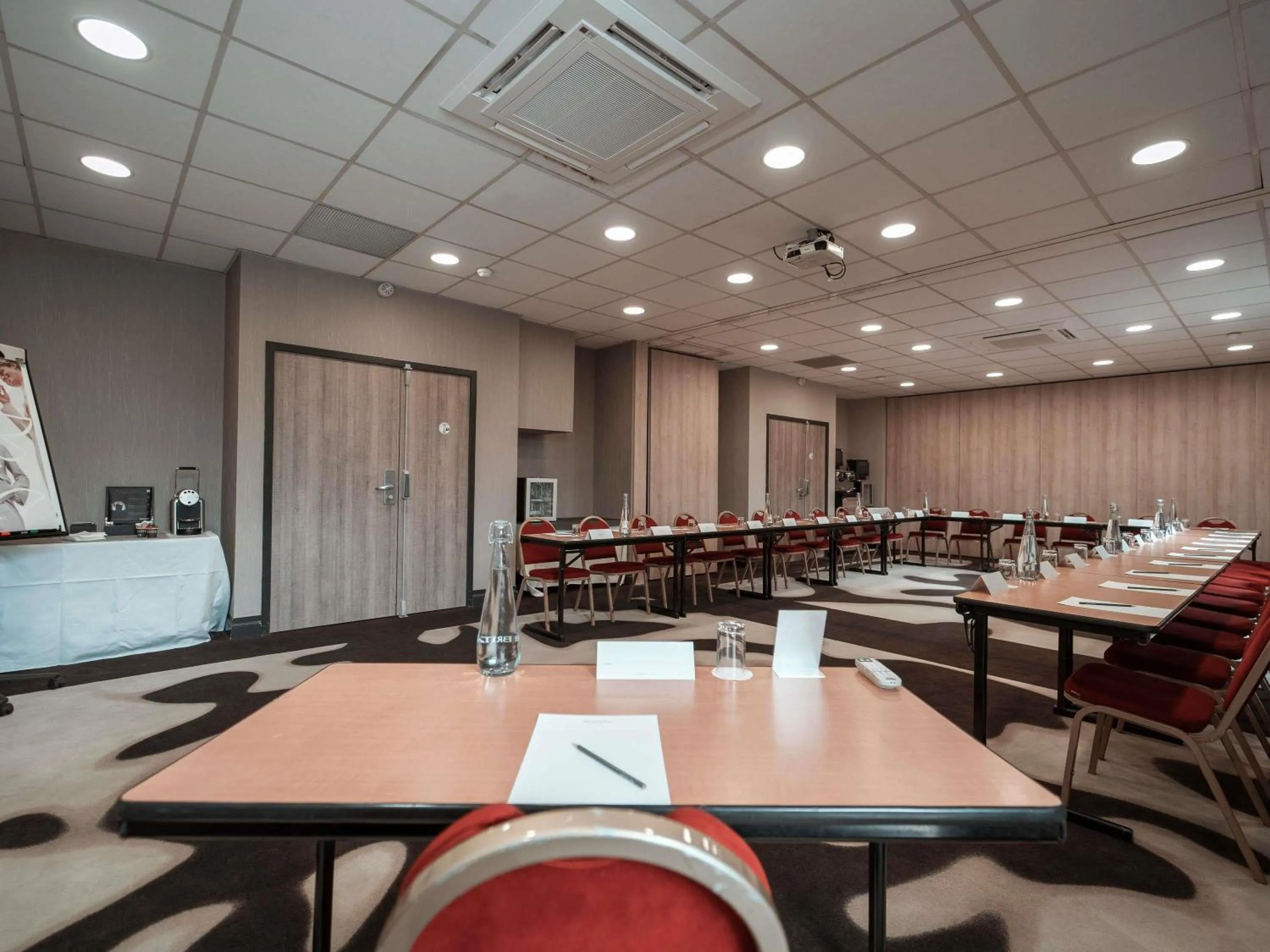 Meeting/conference room in Mercure Bordeaux Lac