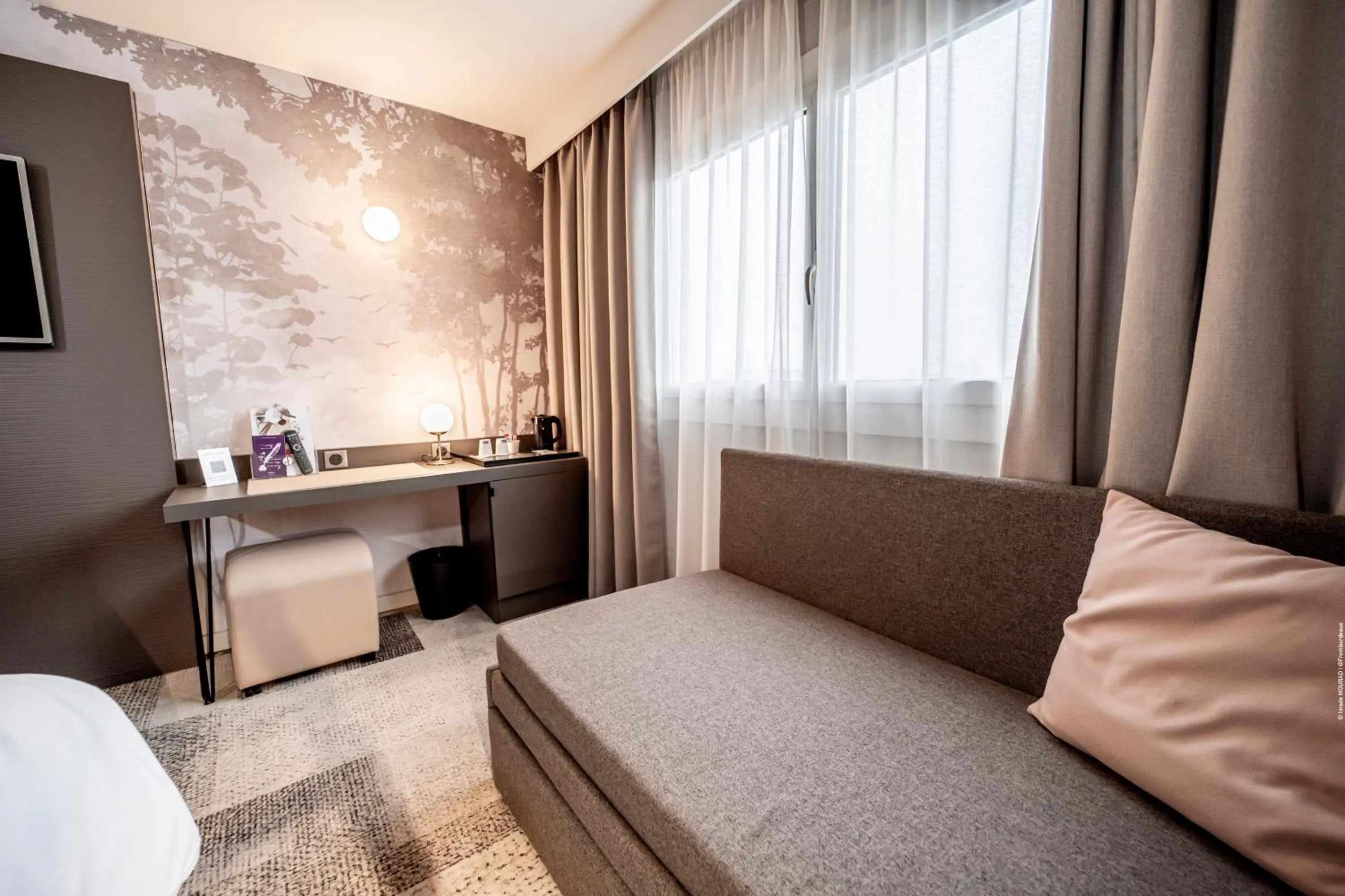 Bedroom, Bed in Mercure Bordeaux Lac