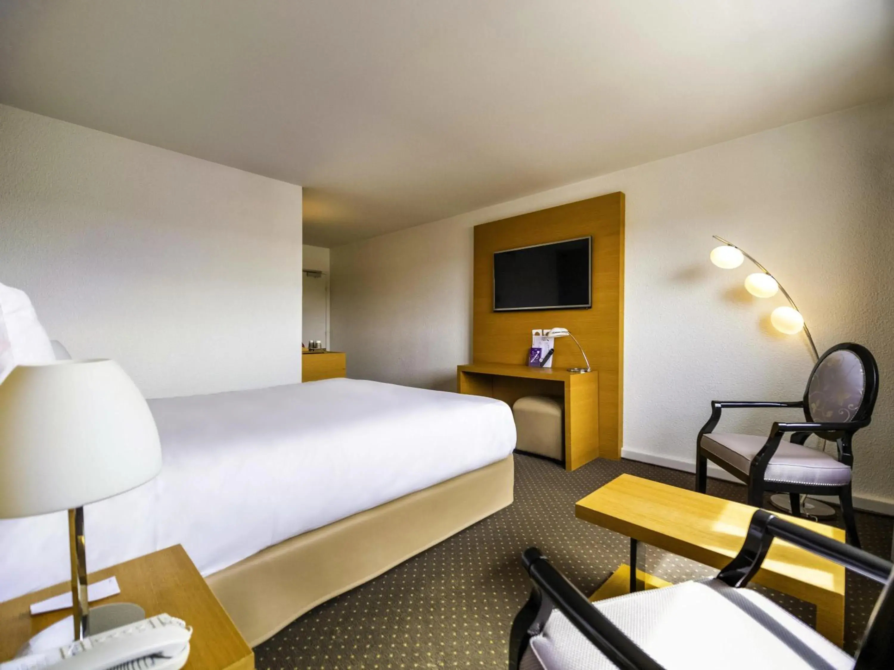 Superior Double Room in Mercure Bordeaux Lac Superior Double Room in Mercure Bordeaux Lac