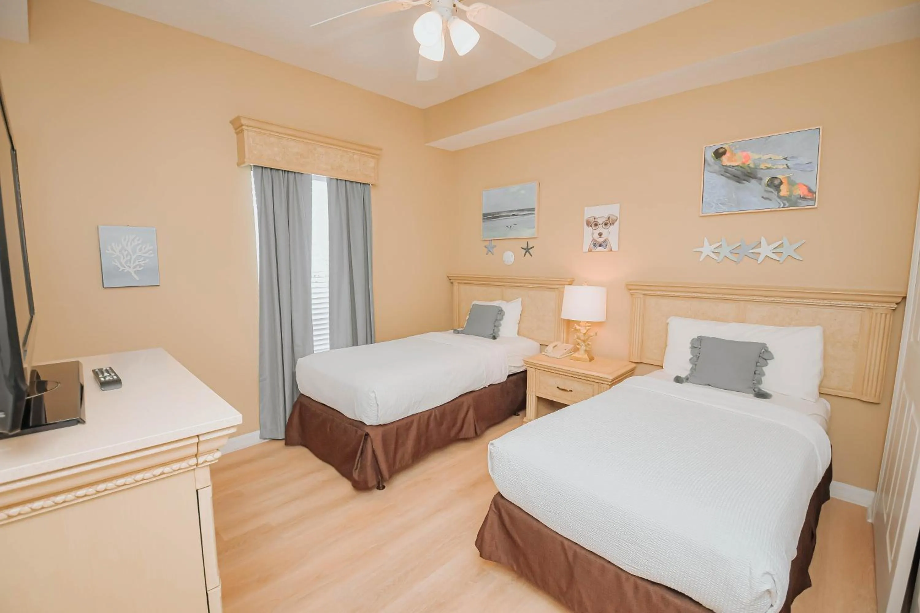 Bedroom, Bed in WorldQuest Orlando Resort