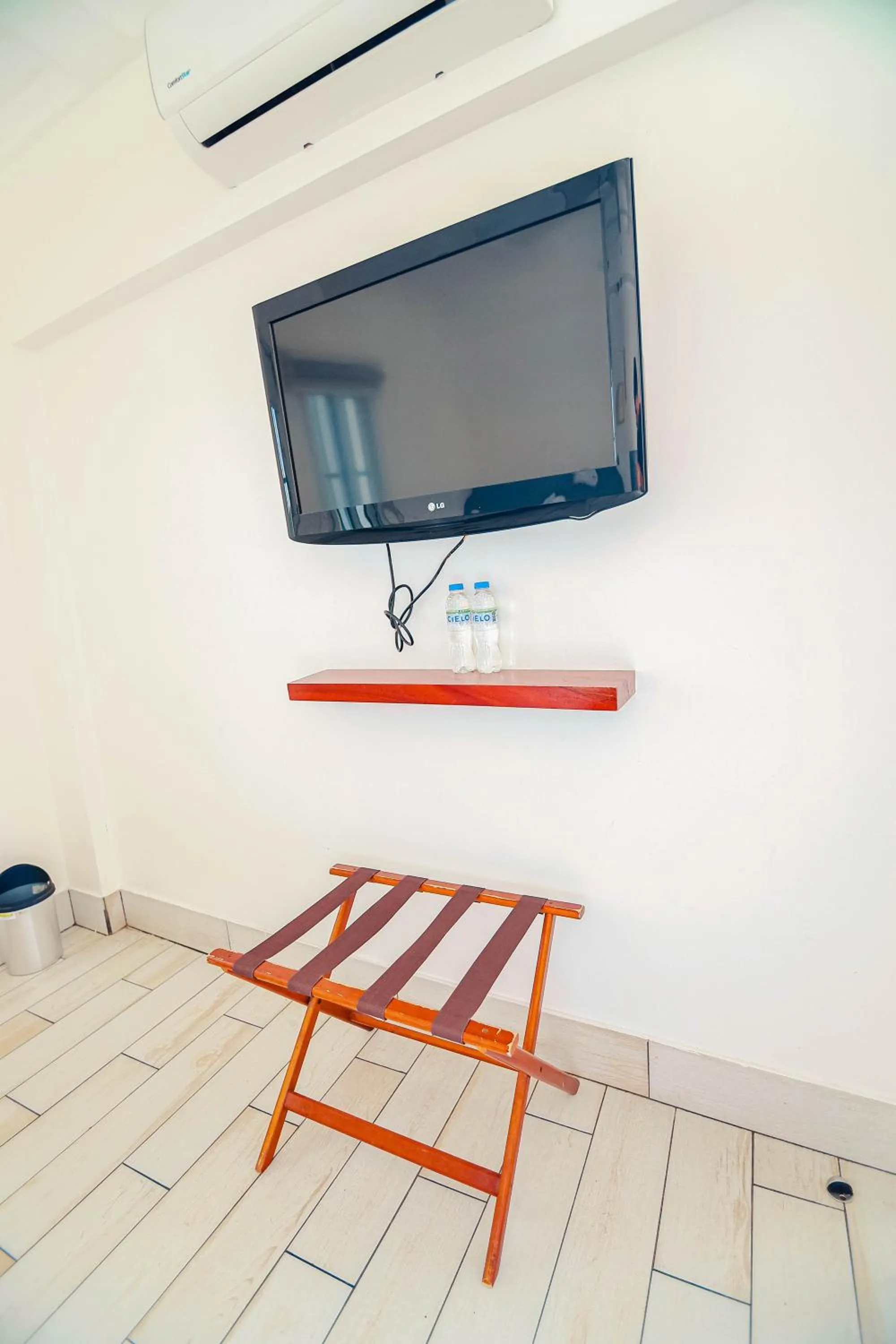 Photo of the whole room in Hotel Casa Turquesa