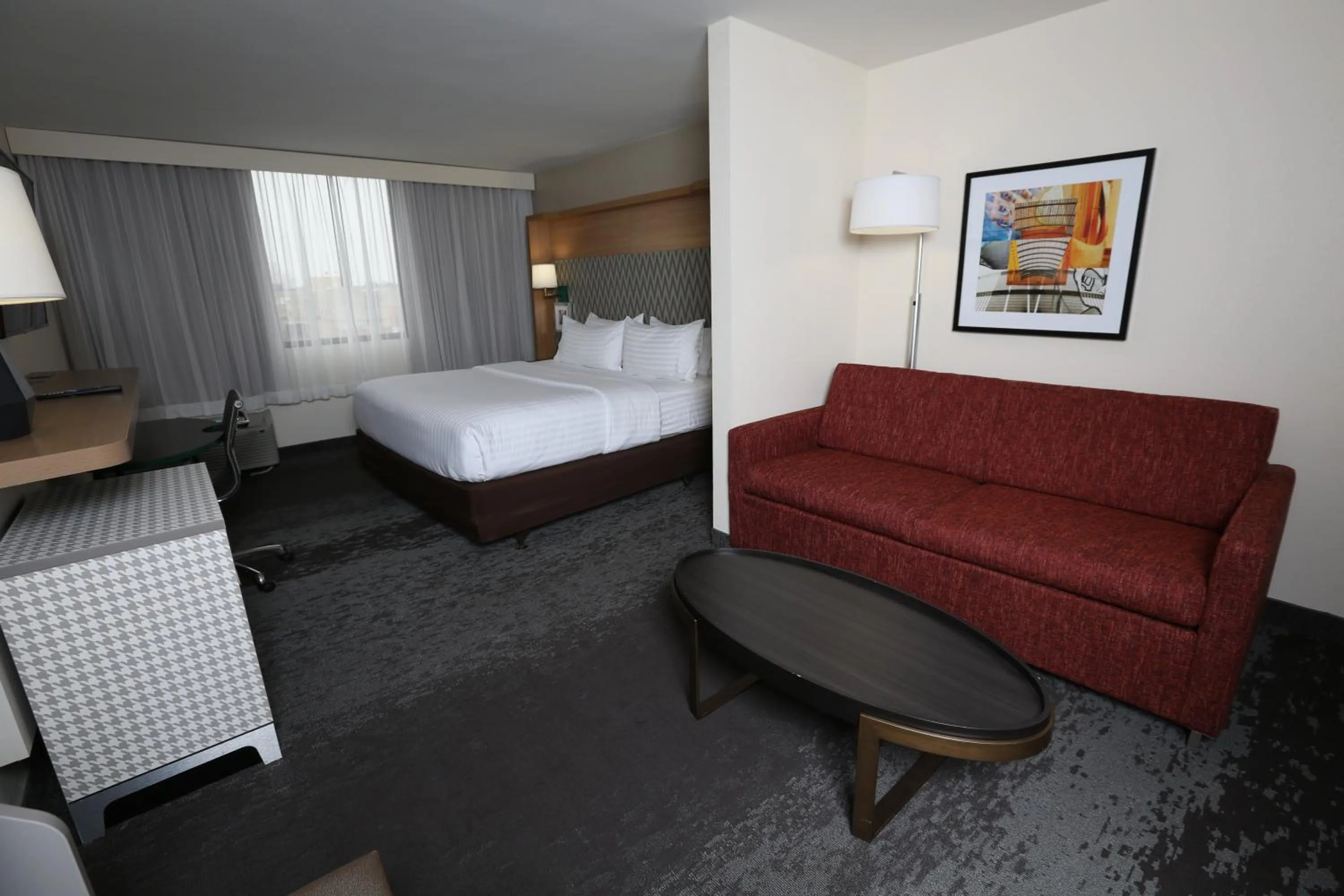Photo of the whole room, Bed in Holiday Inn Chicago North Shore by IHG
