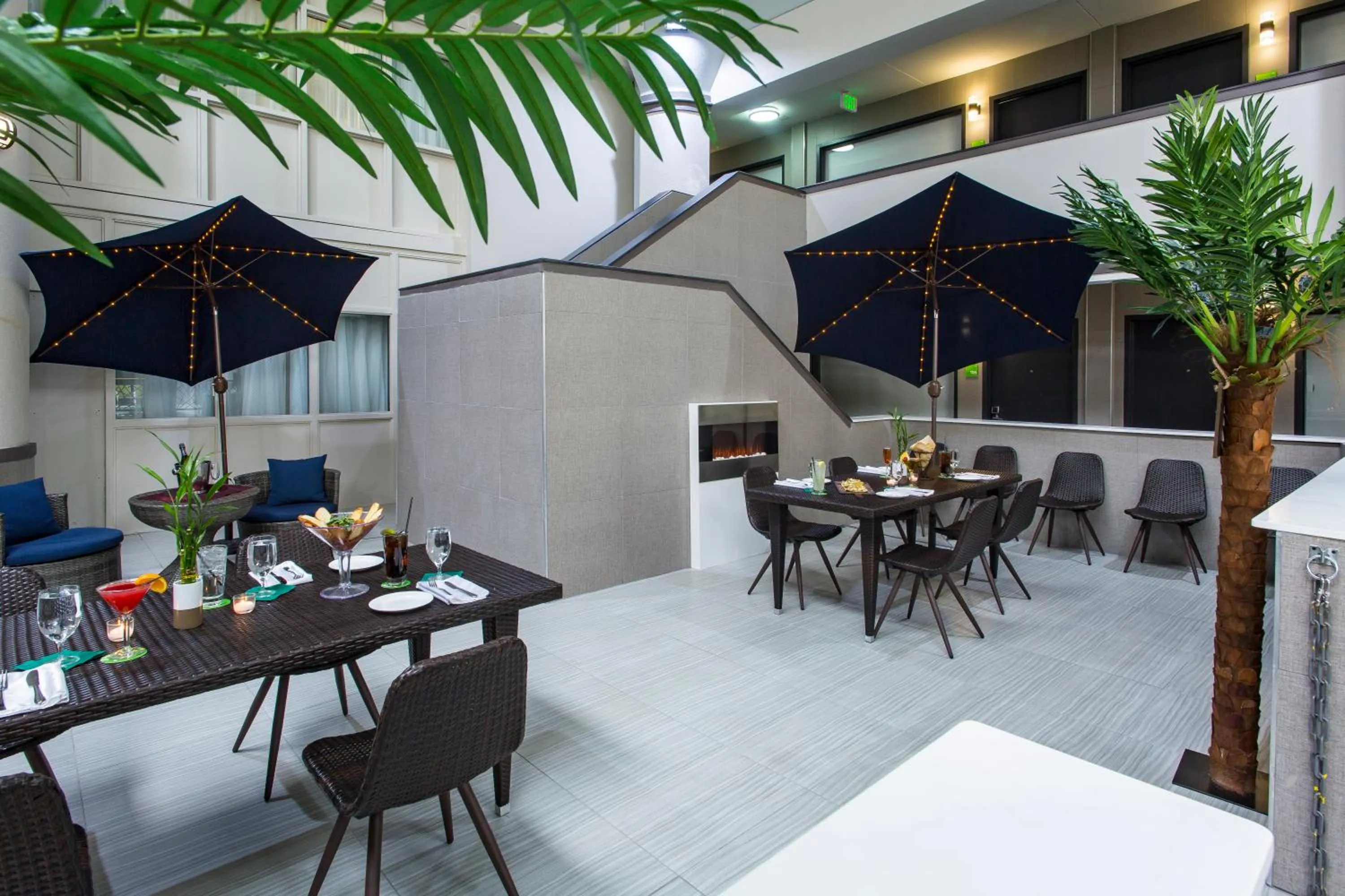 Restaurant/places to eat in Holiday Inn Chicago North Shore by IHG