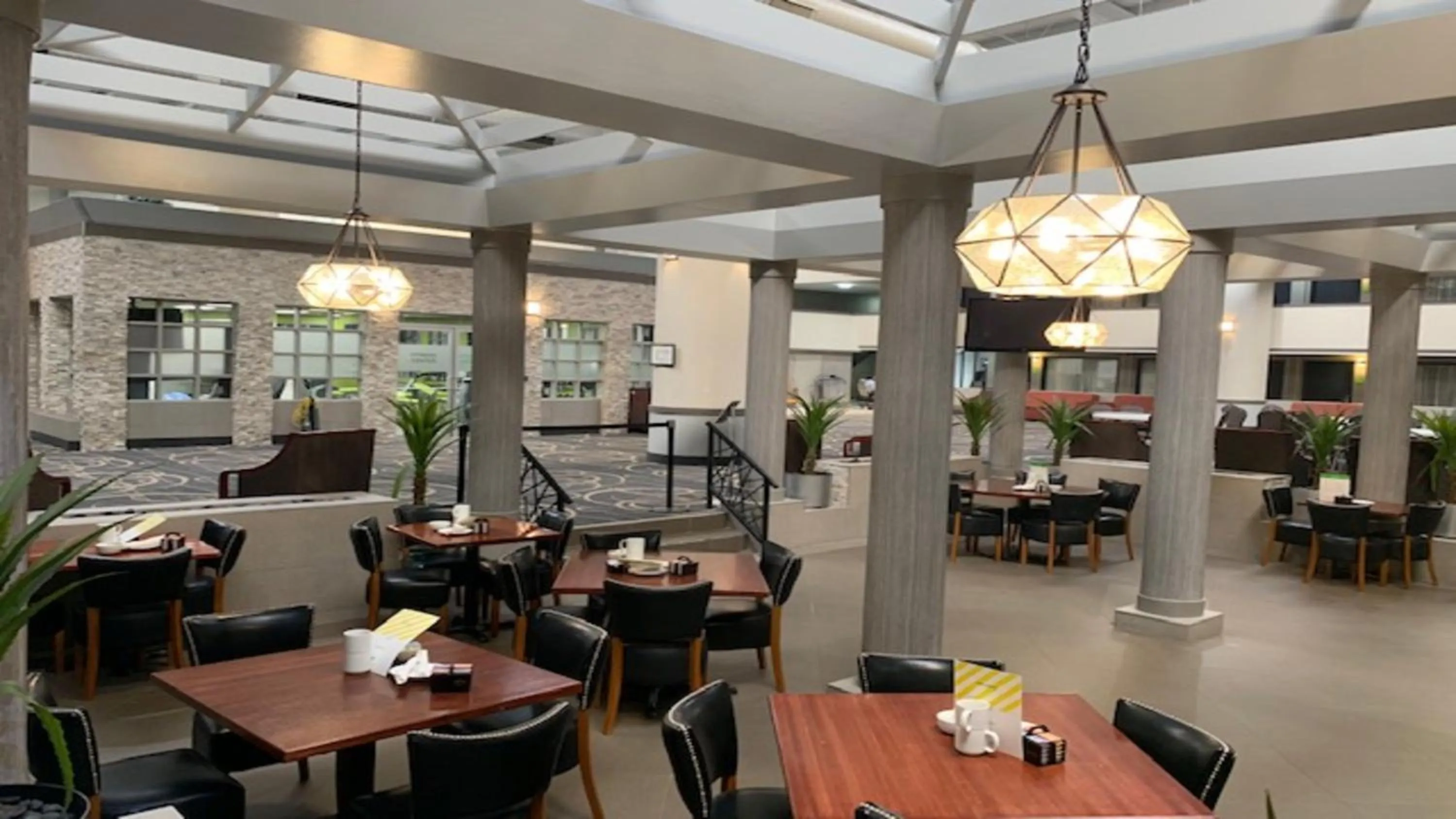 Restaurant/places to eat in Holiday Inn Chicago North Shore by IHG