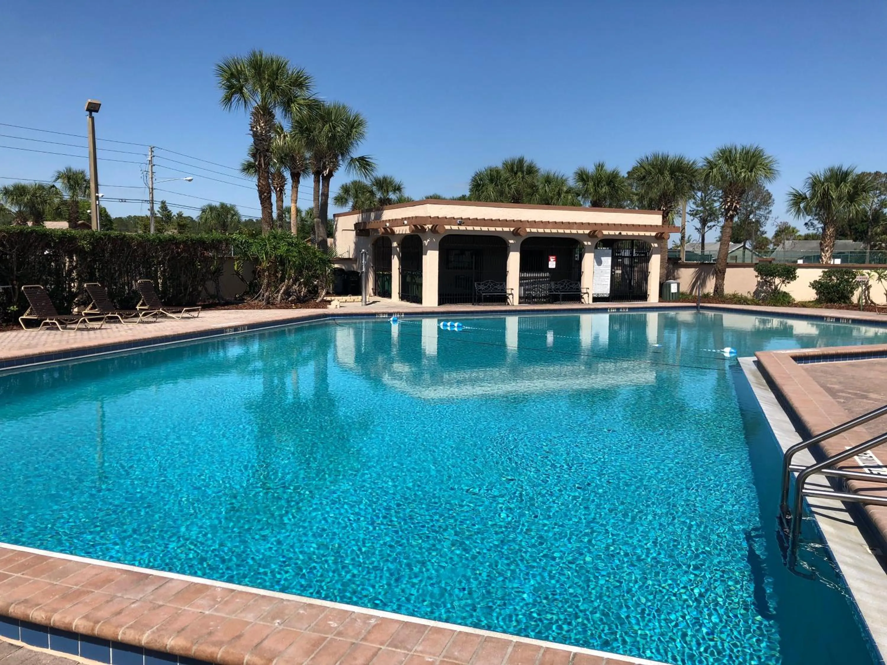 Laguna Villas