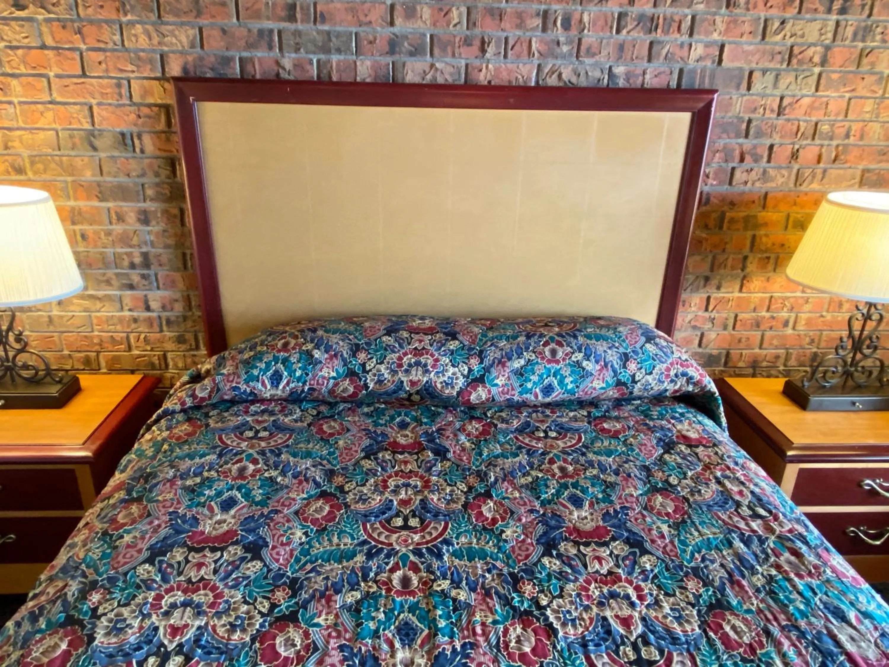 Bed in Dunes Inn Alamosa