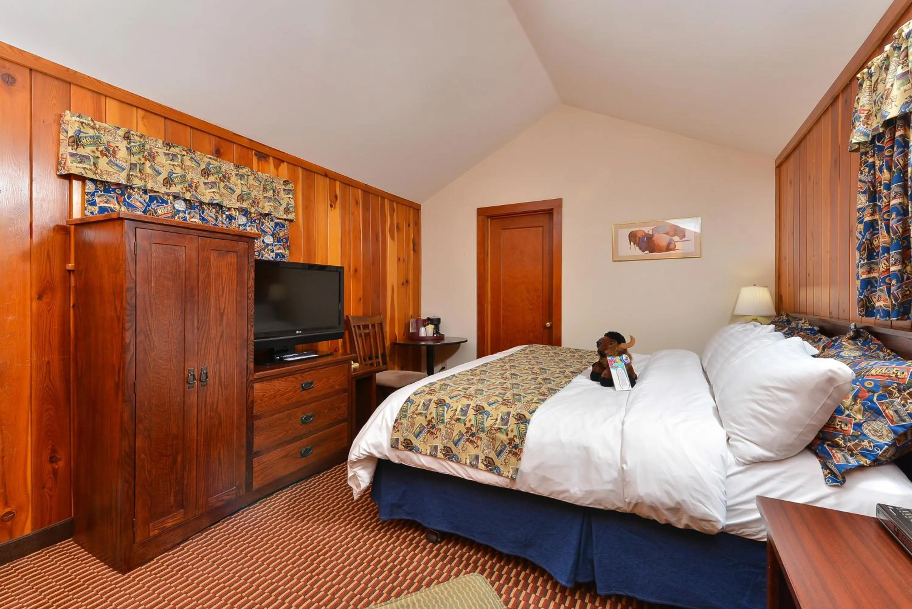 Photo of the whole room in Buffalo Bill Cabin Village