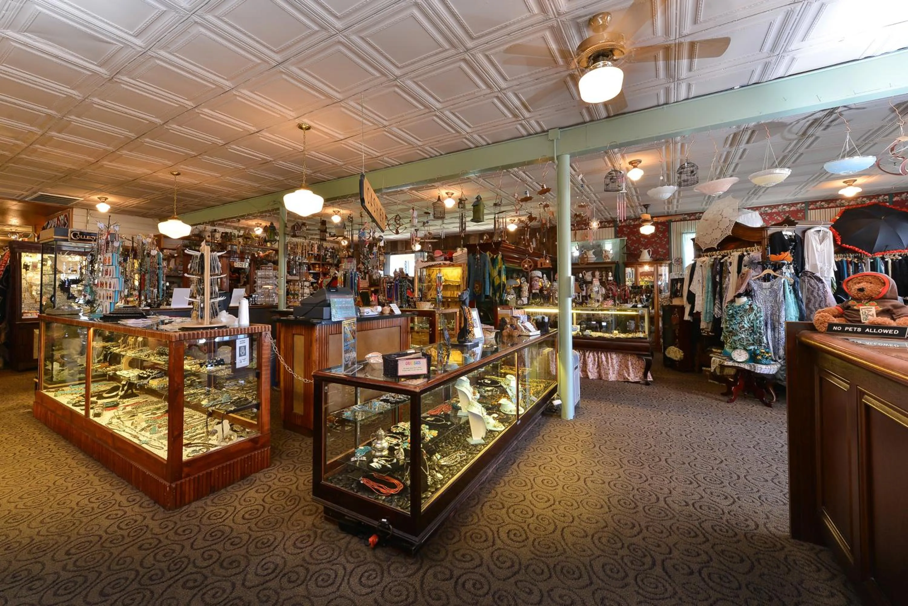 Shopping Area in Buffalo Bill Cabin Village