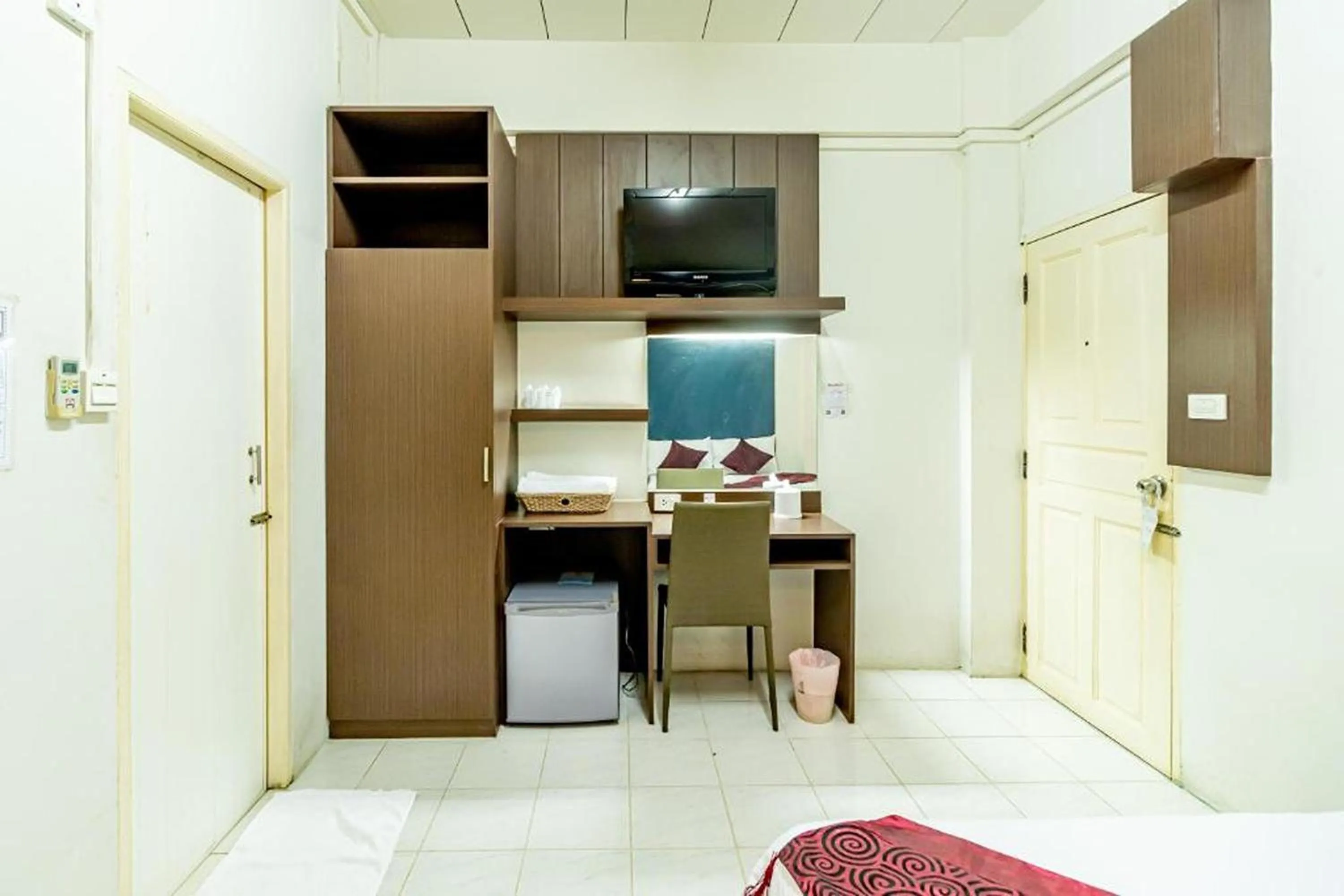 Kitchen or kitchenette in Riski Residence Bangkok-noi - Wasit Apartment