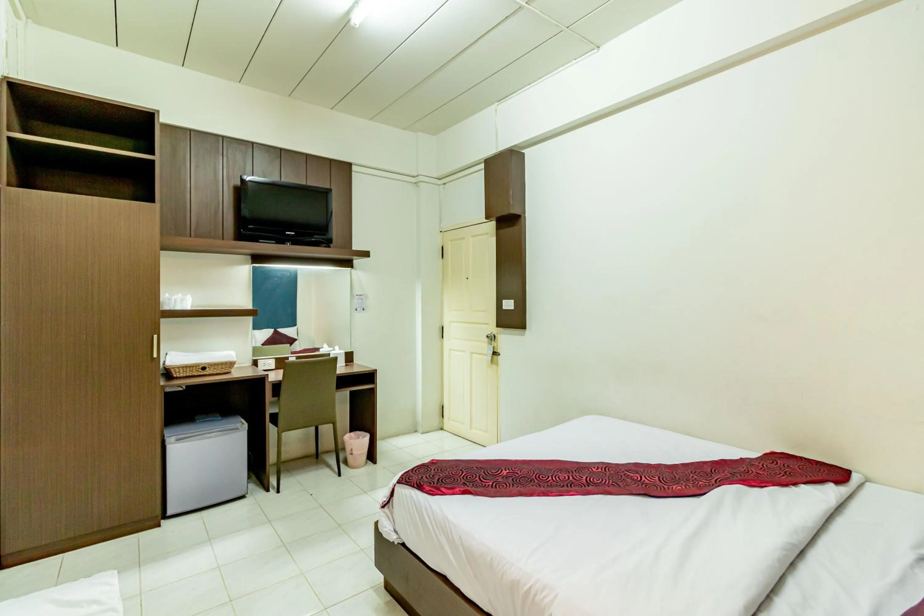 Photo of the whole room, Bed in Riski Residence Bangkok-noi - Wasit Apartment