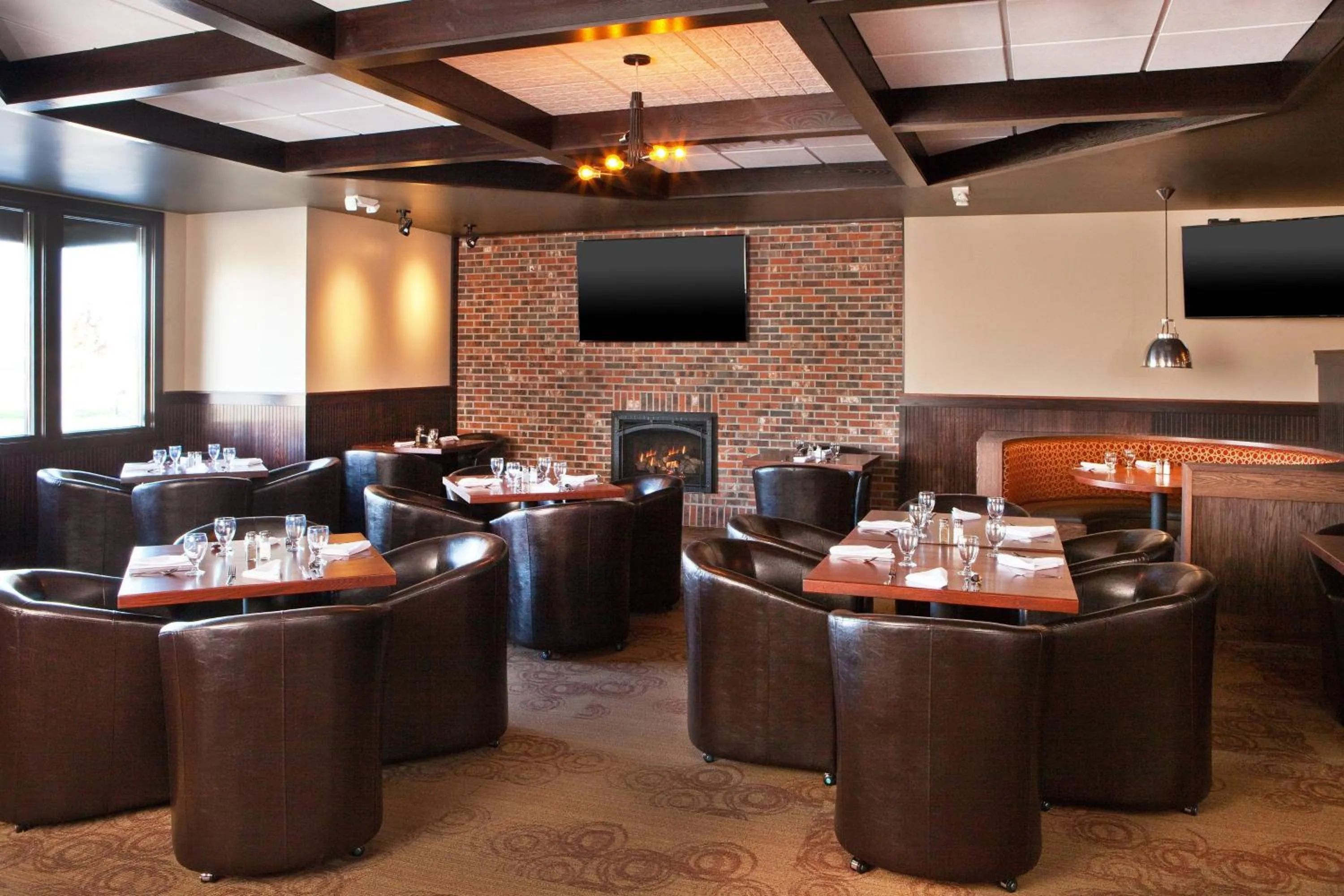 Restaurant/places to eat in Four Points By Sheraton - Saginaw