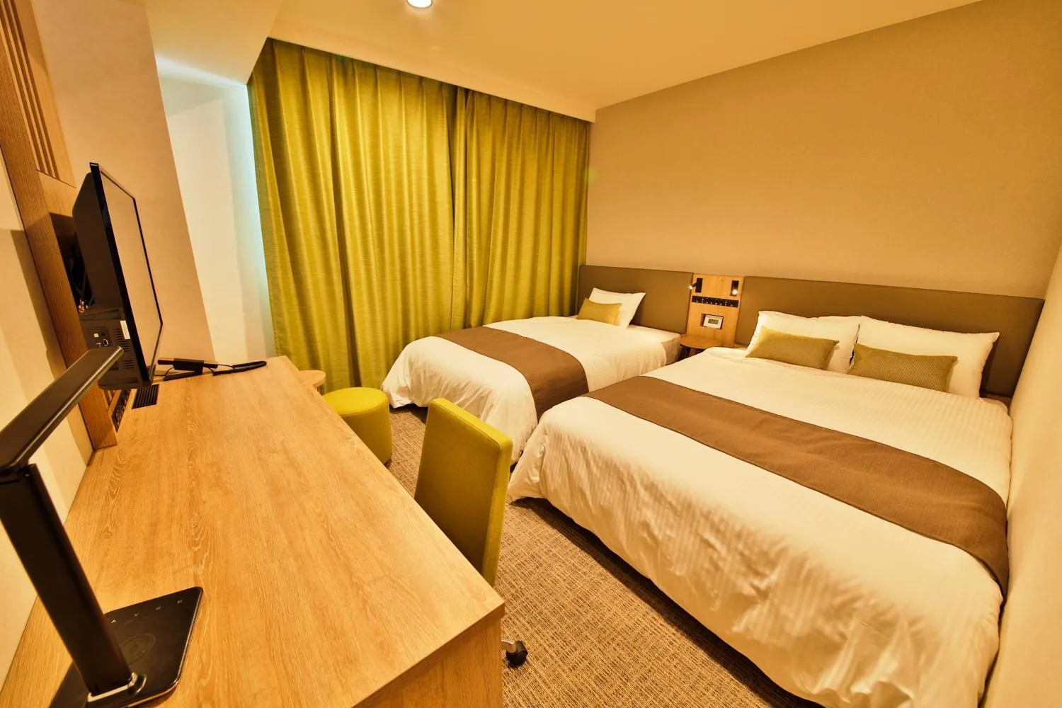 Photo of the whole room, Bed in Rembrandt Style Gotemba Komakado