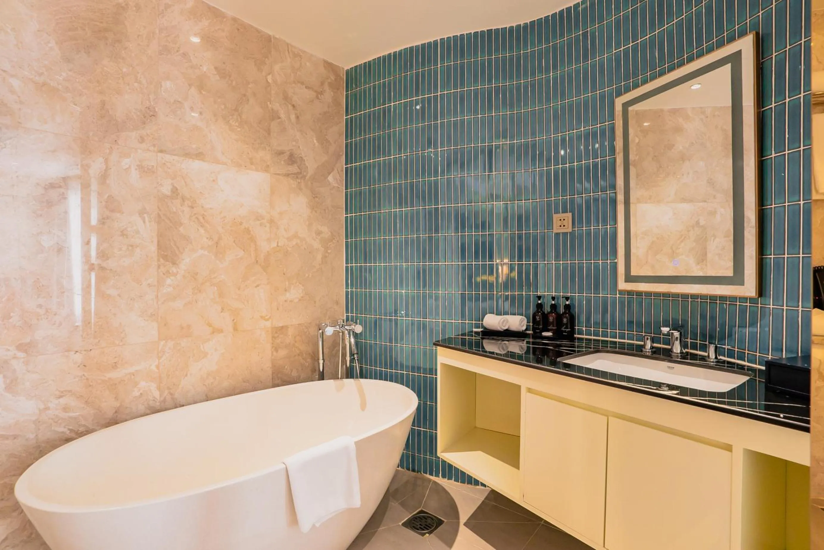 Toilet in La Vela Saigon Hotel