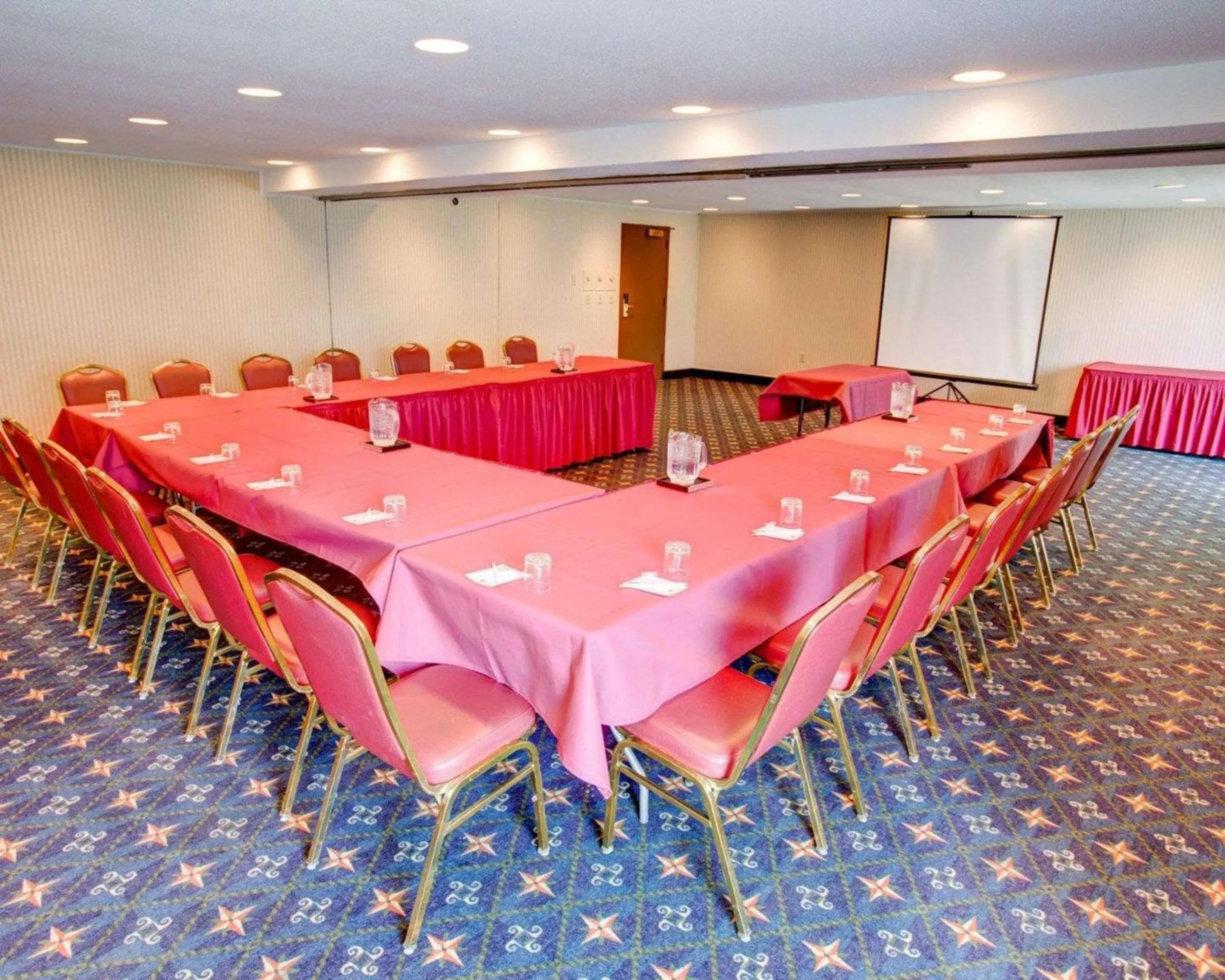 Meeting/conference room in Comfort Inn Conference Center Philadelphia Penn Hills
