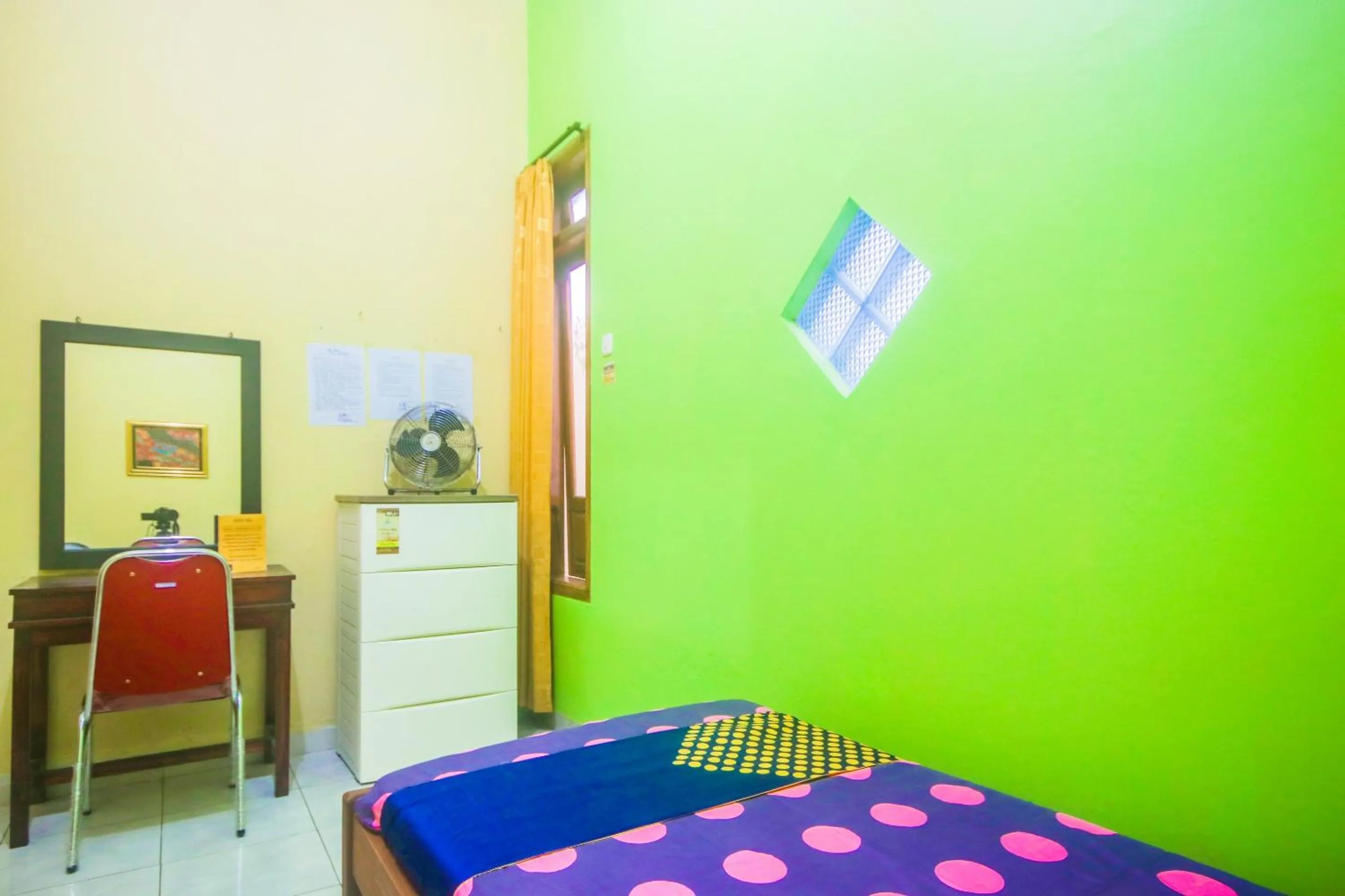 Bedroom, Bed in Hotel O Wallet Family Residence Syariah