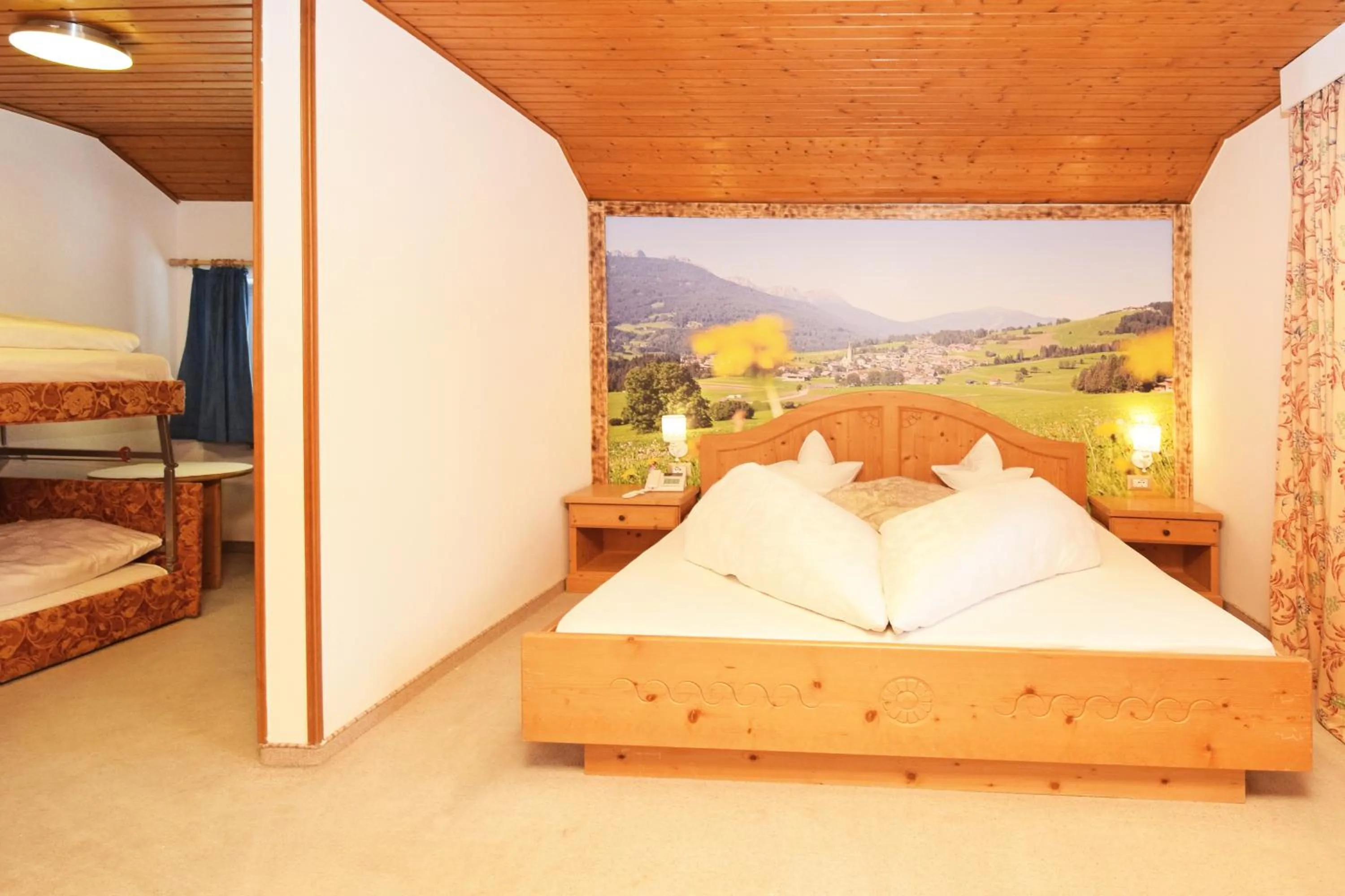 Bedroom, Bed in Hotel Chalet Olympia