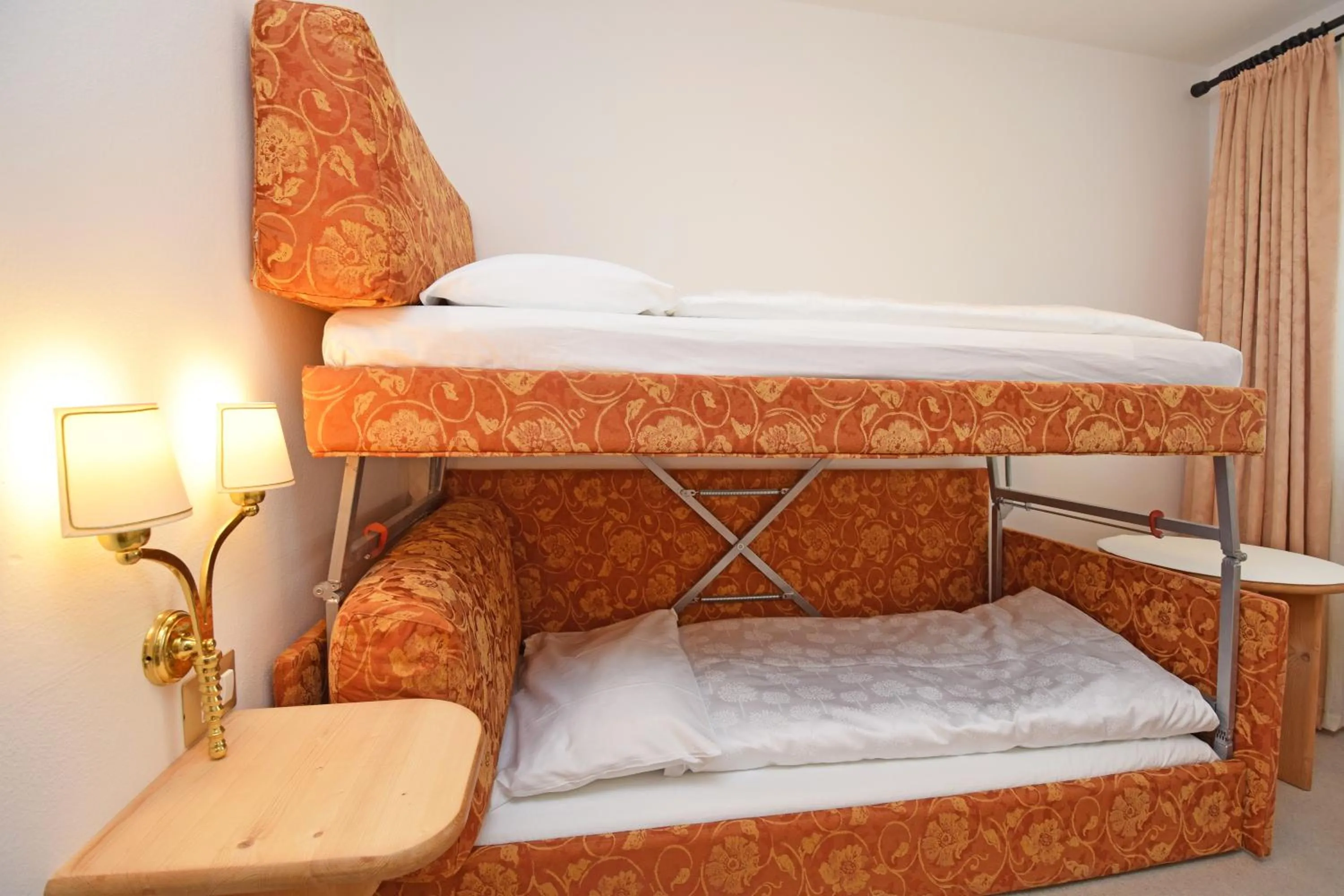 bunk bed, Bed in Hotel Chalet Olympia