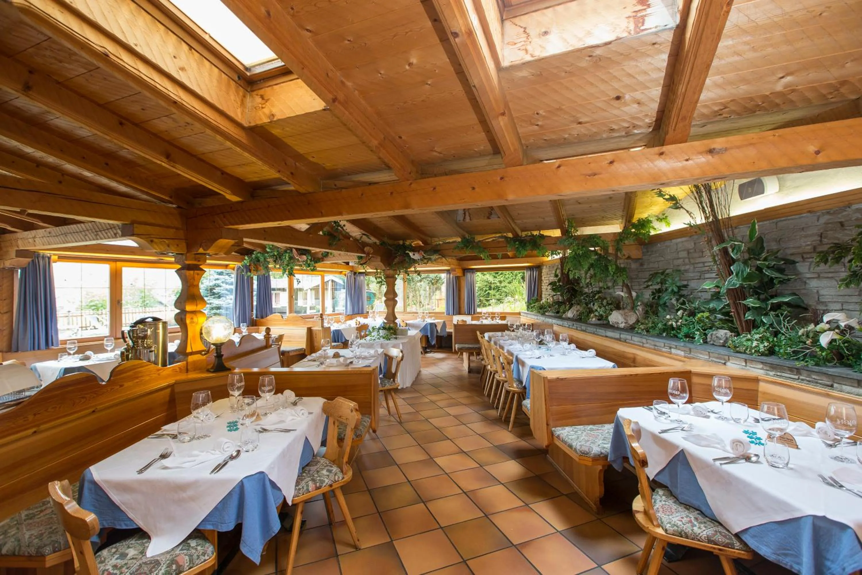 Restaurant/places to eat in Hotel Chalet Olympia