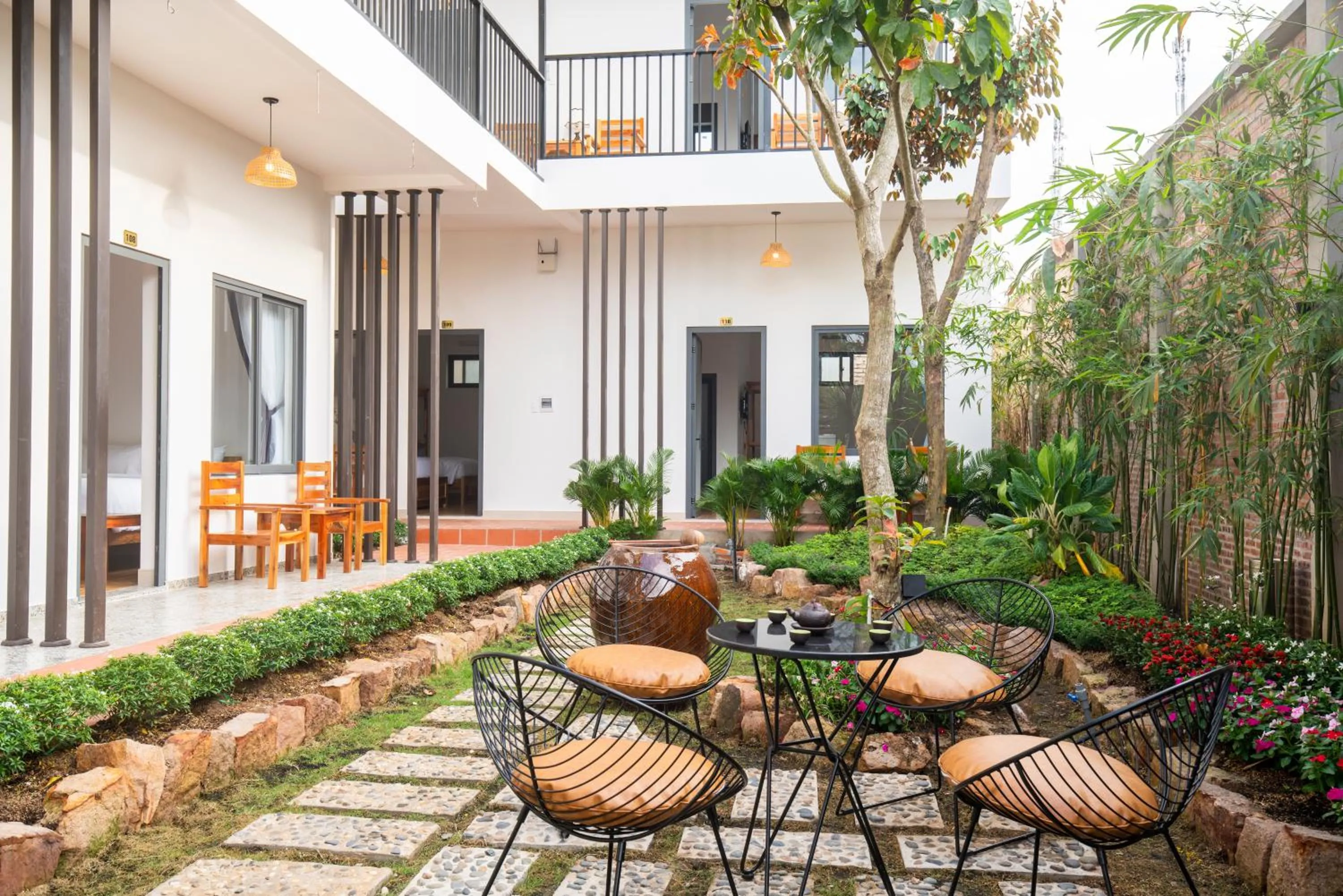 Garden in Aurora House