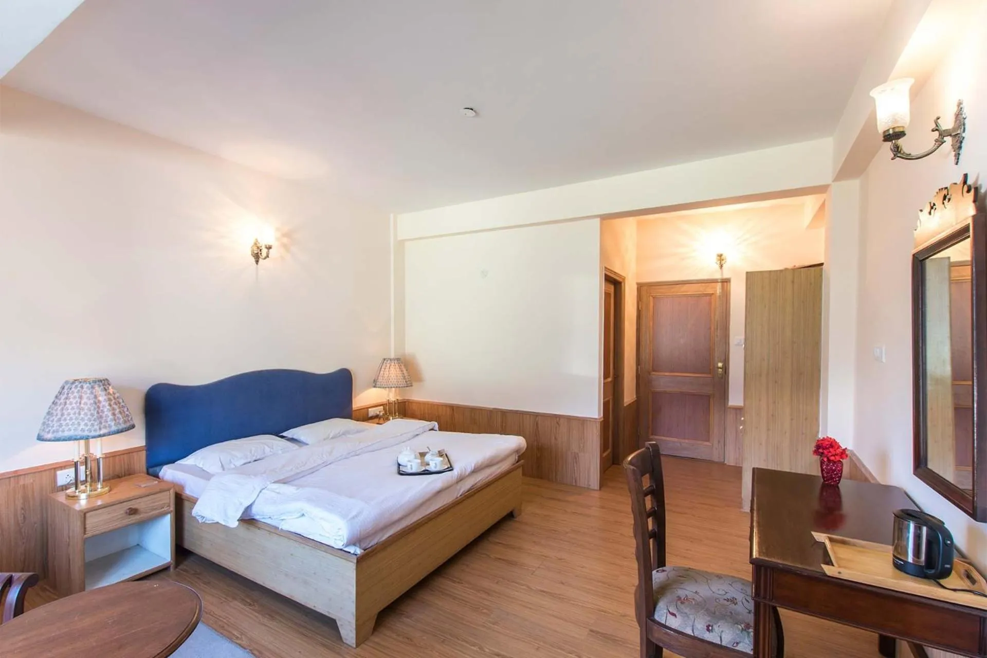 Bedroom, Bed in StayVista at Jodhpur House - Heritage Stay, Manali