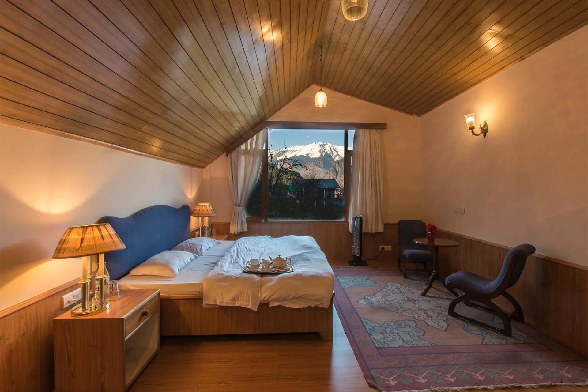 Bedroom, Bed in StayVista at Jodhpur House - Heritage Stay, Manali