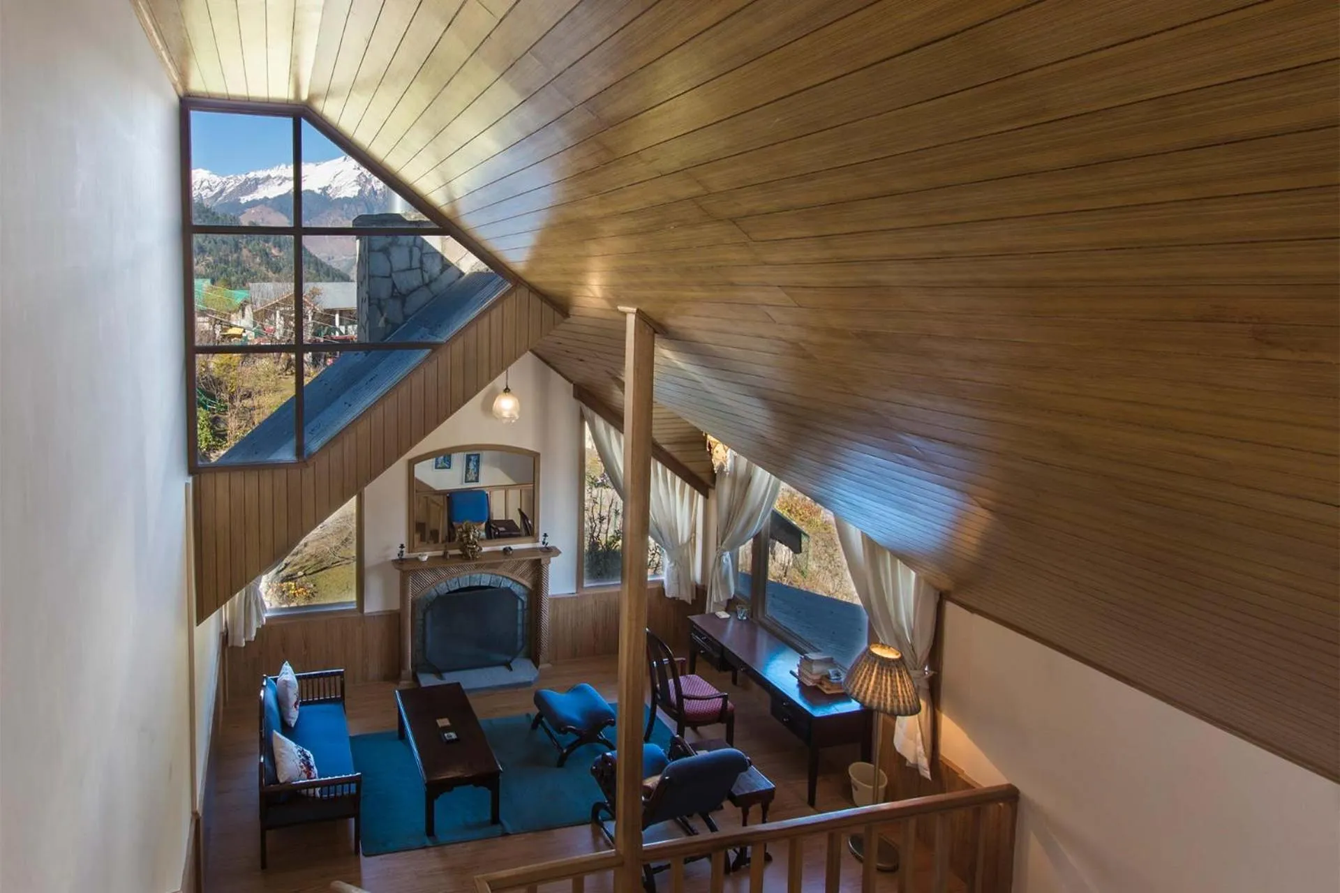 Living room in StayVista at Jodhpur House - Heritage Stay, Manali
