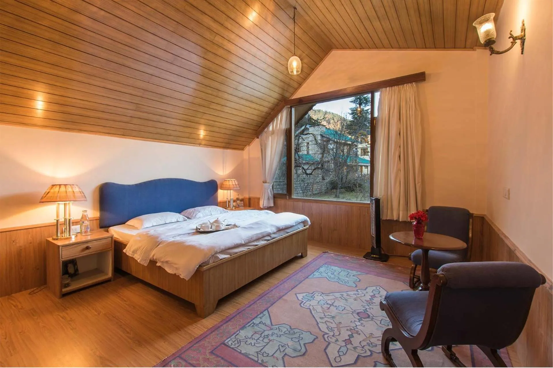 Bedroom, Bed in StayVista at Jodhpur House - Heritage Stay, Manali