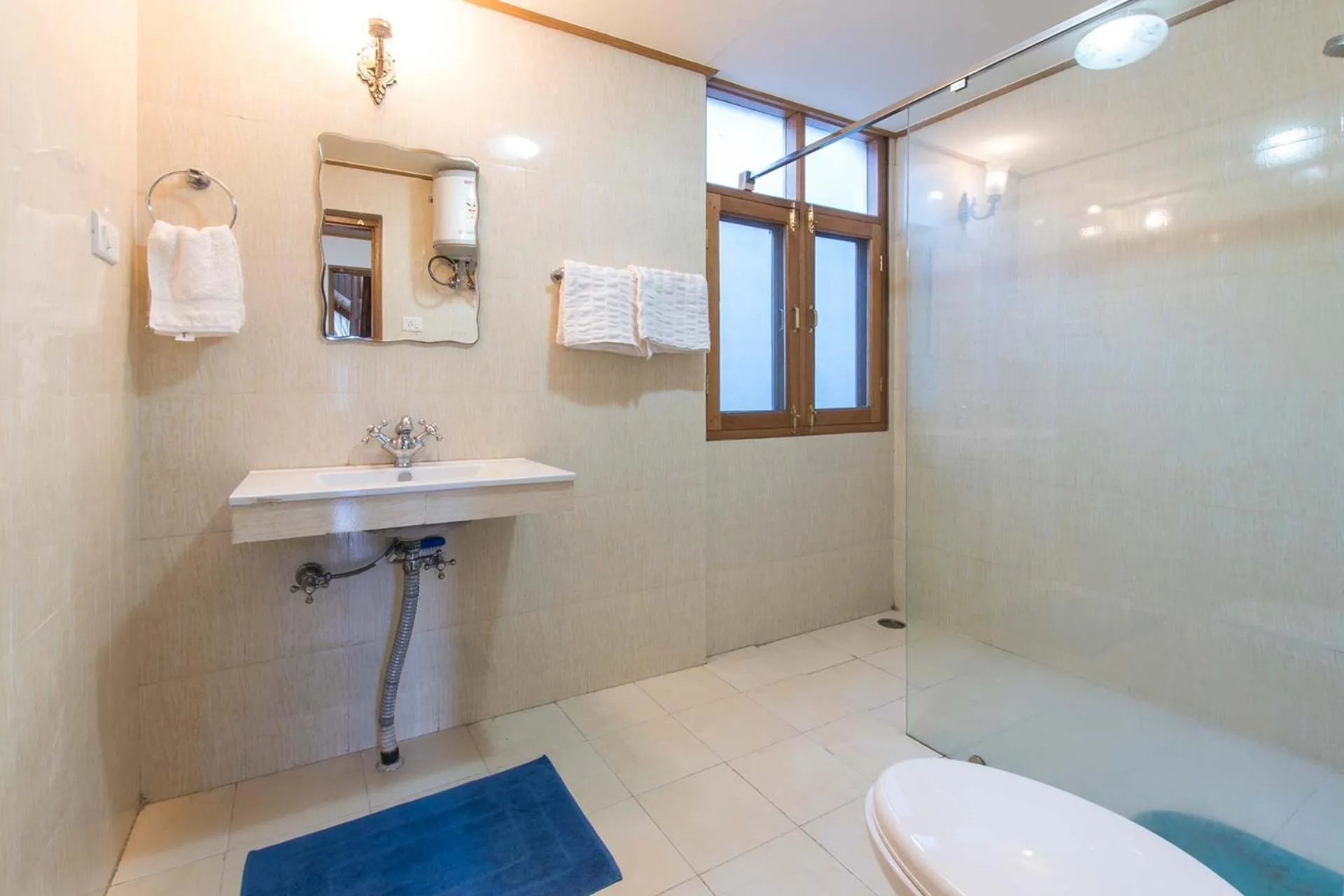 Bathroom in StayVista at Jodhpur House - Heritage Stay, Manali