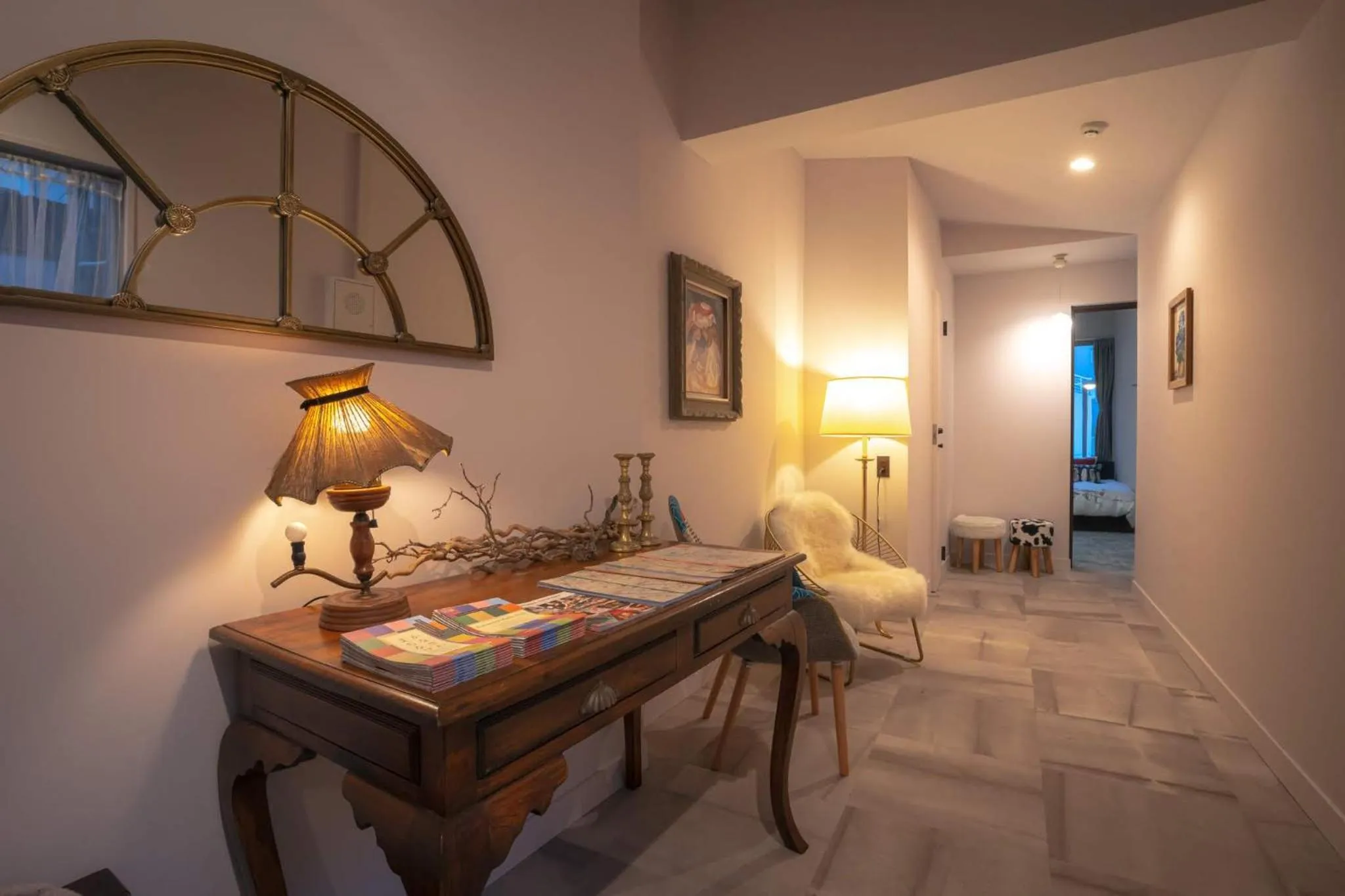 Communal lounge/ TV room, Bed in Hotel Trim