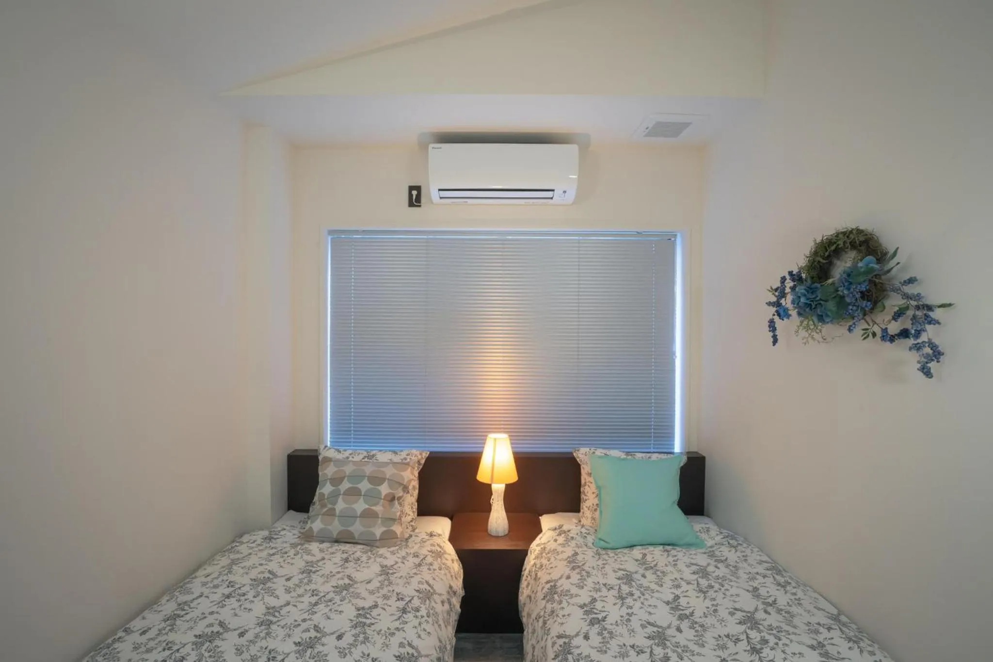 Photo of the whole room, Bed in Hotel Trim