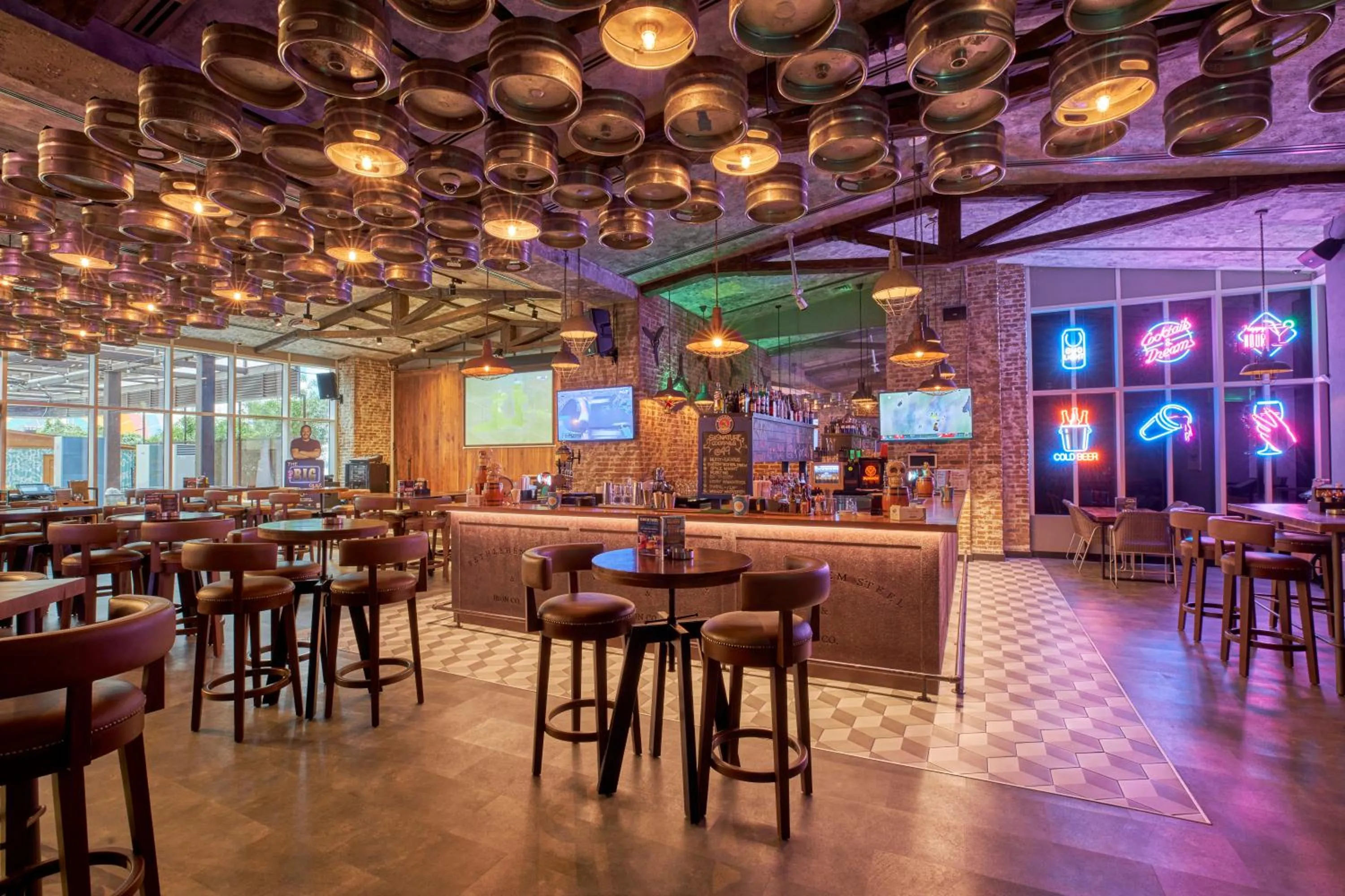 Restaurant/places to eat in Citymax Hotel Business Bay