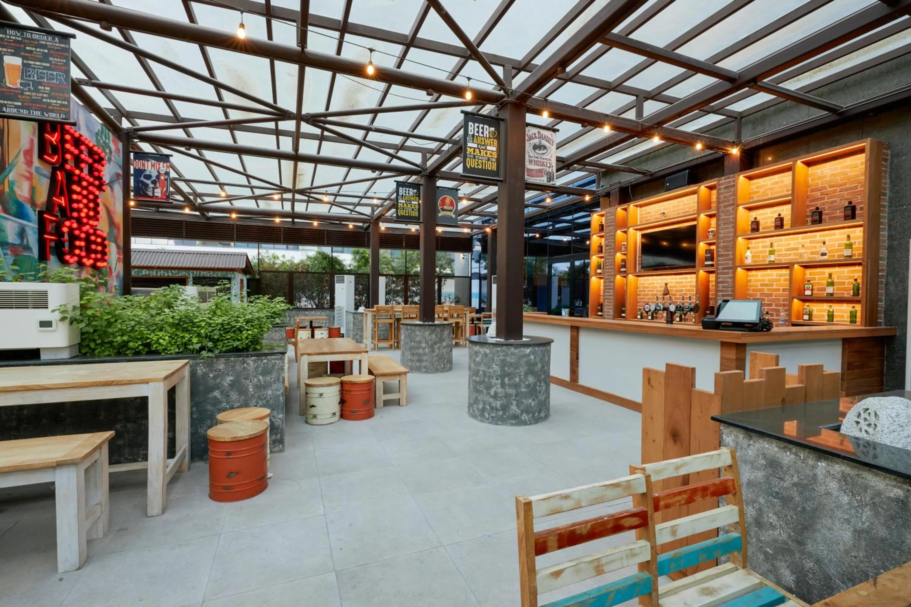 Restaurant/places to eat in Citymax Hotel Business Bay