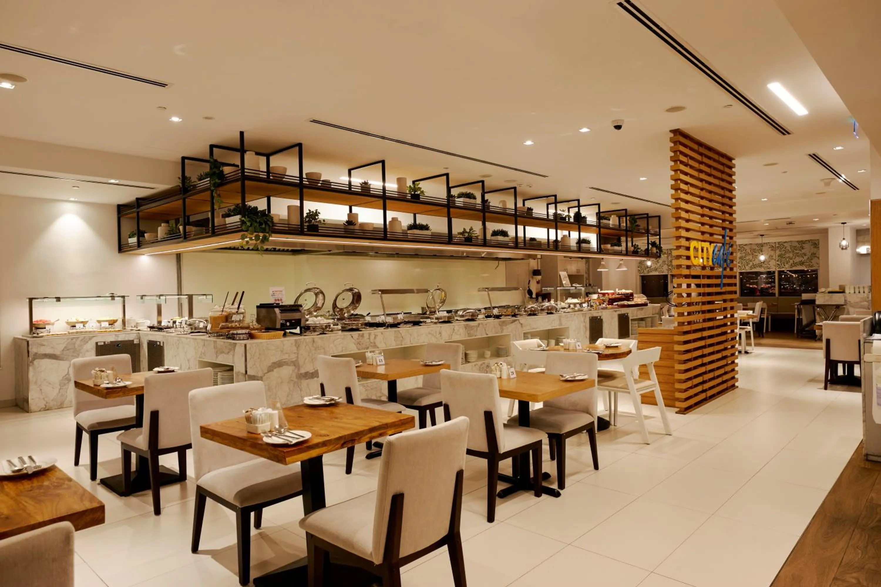 Restaurant/places to eat in Citymax Hotel Business Bay