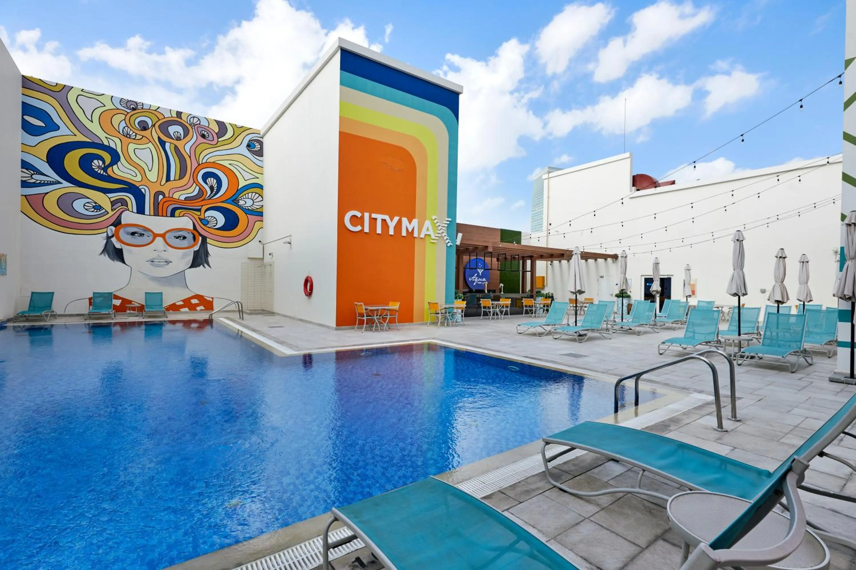 Swimming pool in Citymax Hotel Business Bay