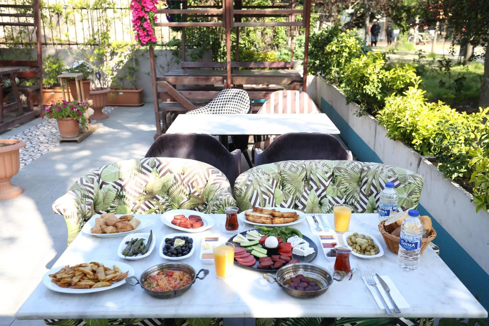 Food and drinks in Turkuaz Hotel