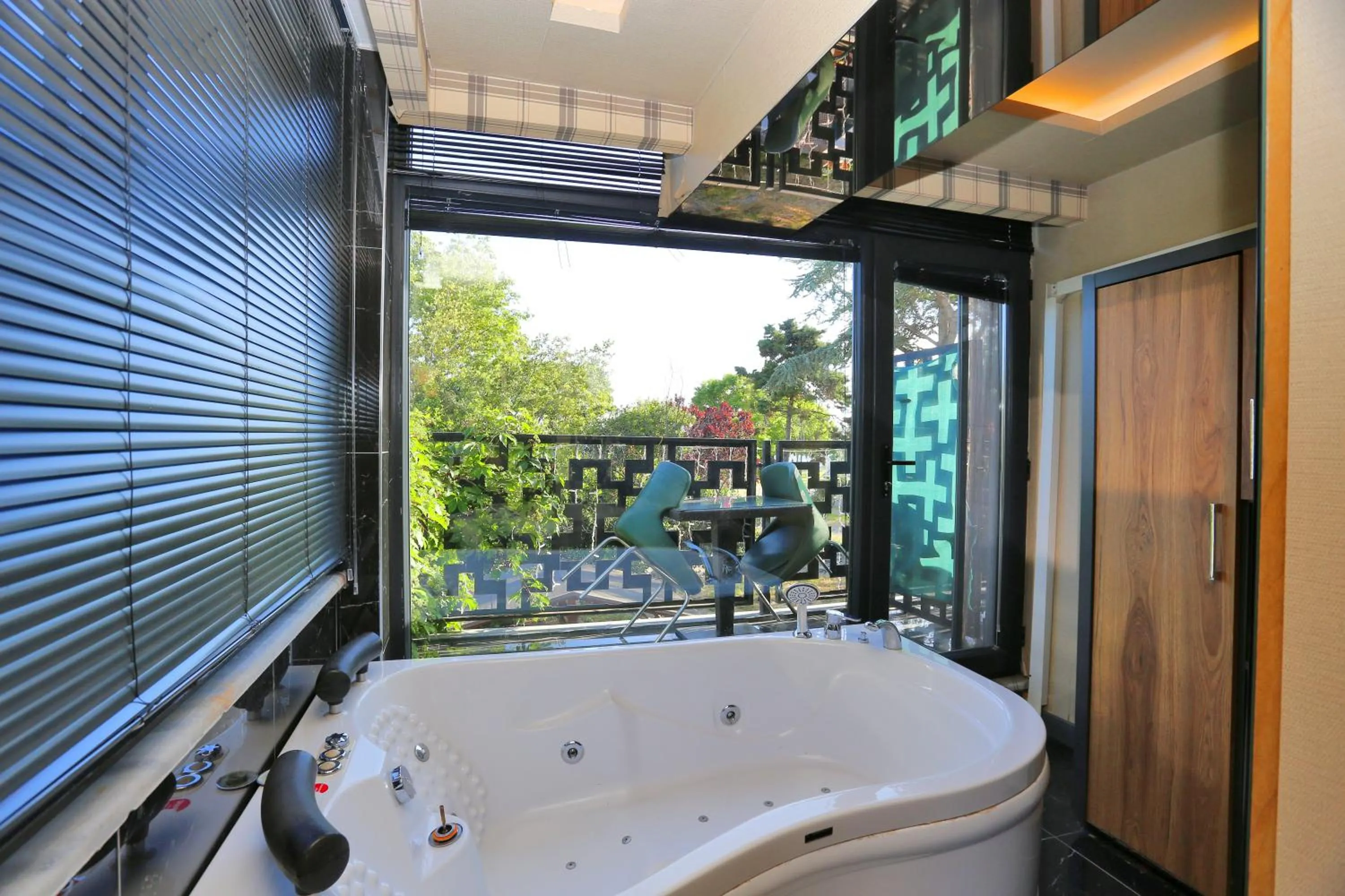 Hot Tub in Turkuaz Hotel
