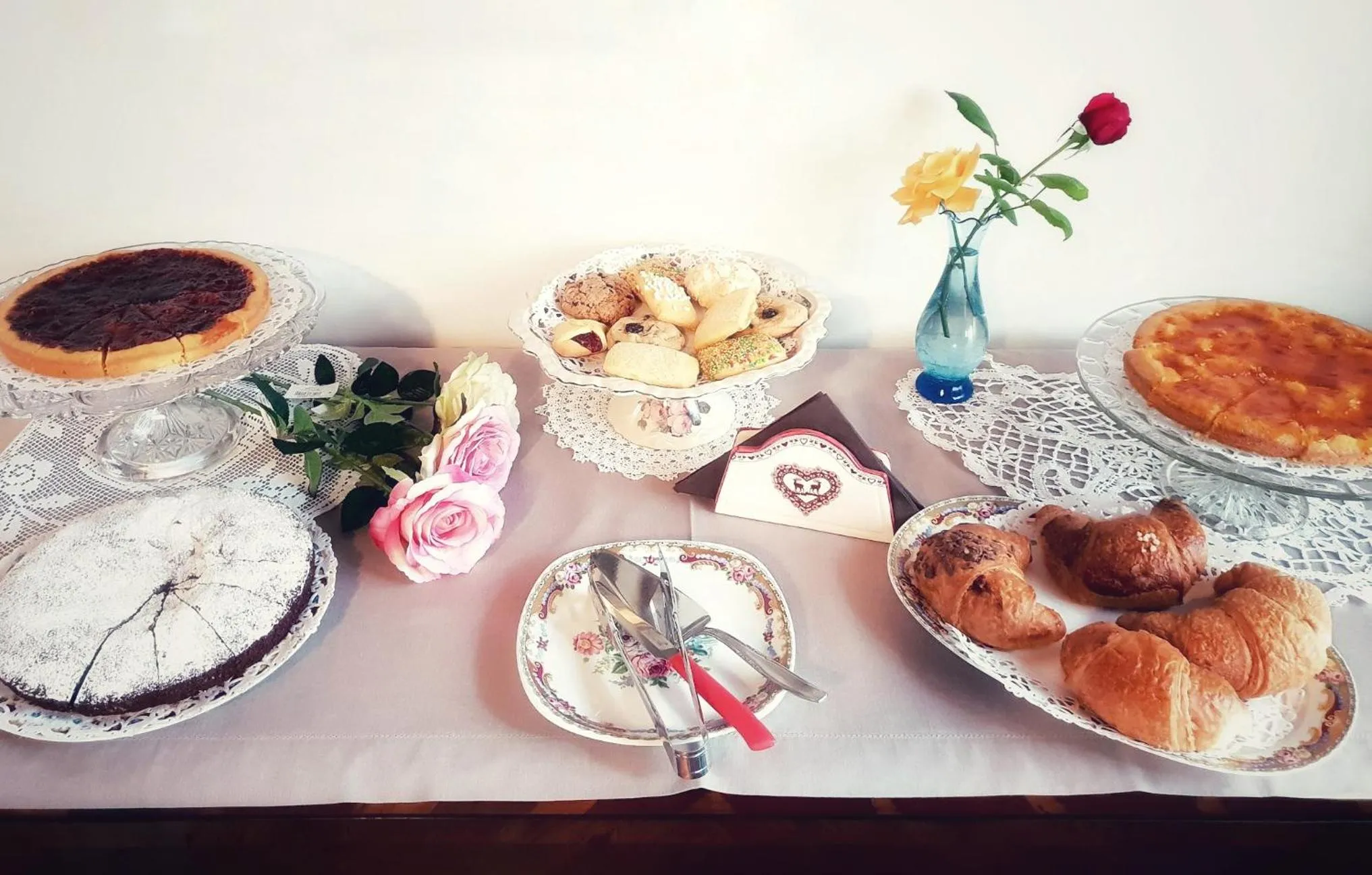 Breakfast in Bed And Breakfast 22 Garibaldi Home