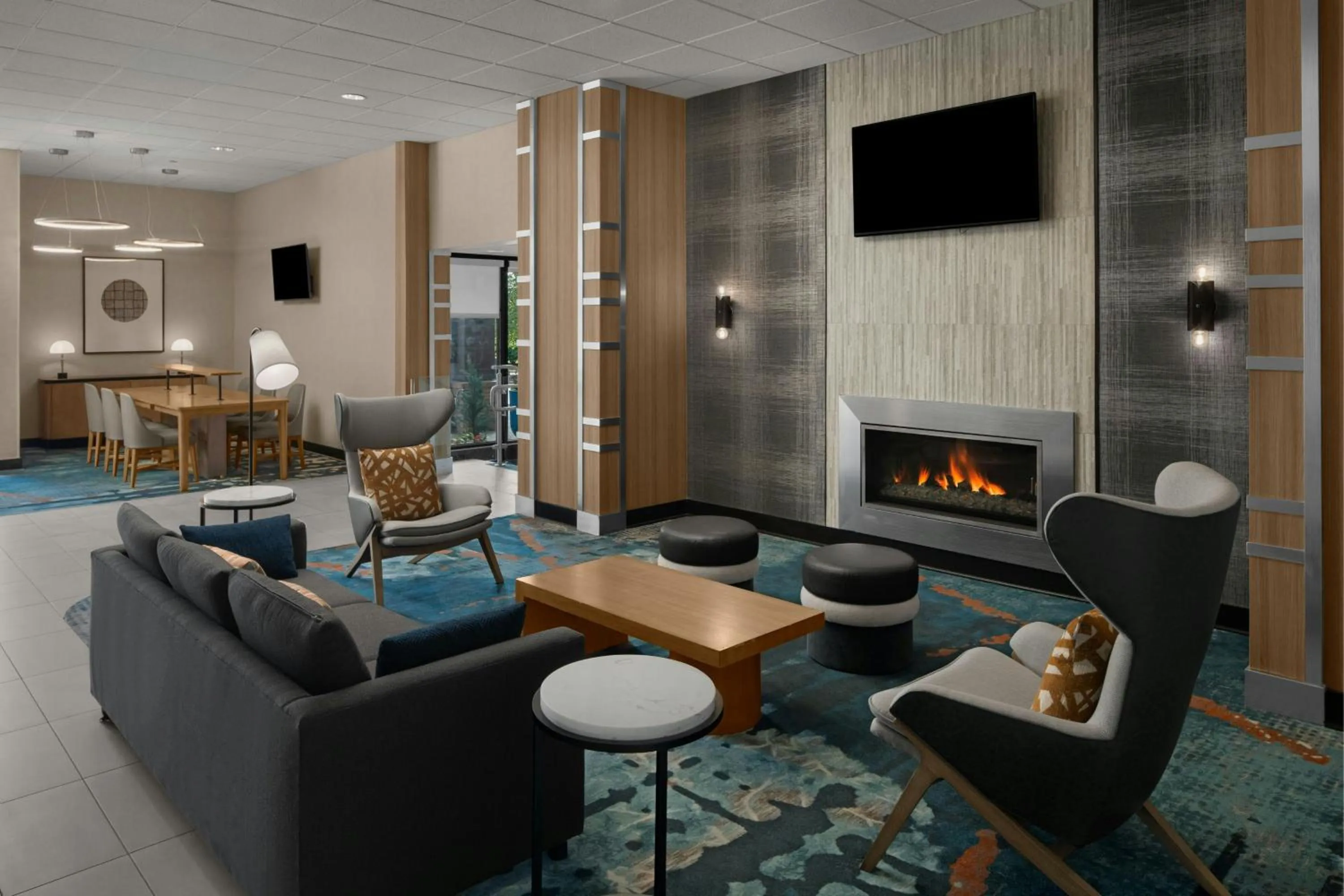 Lounge or bar in Sheraton Milwaukee Brookfield