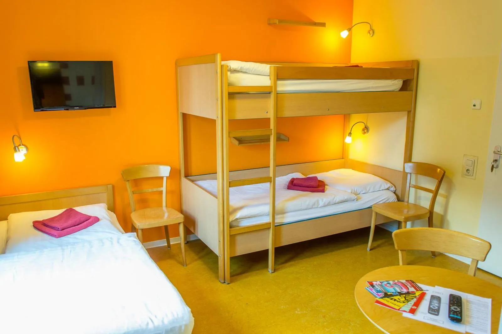 TV and multimedia, Bed in Schanzenstern Altona GmbH