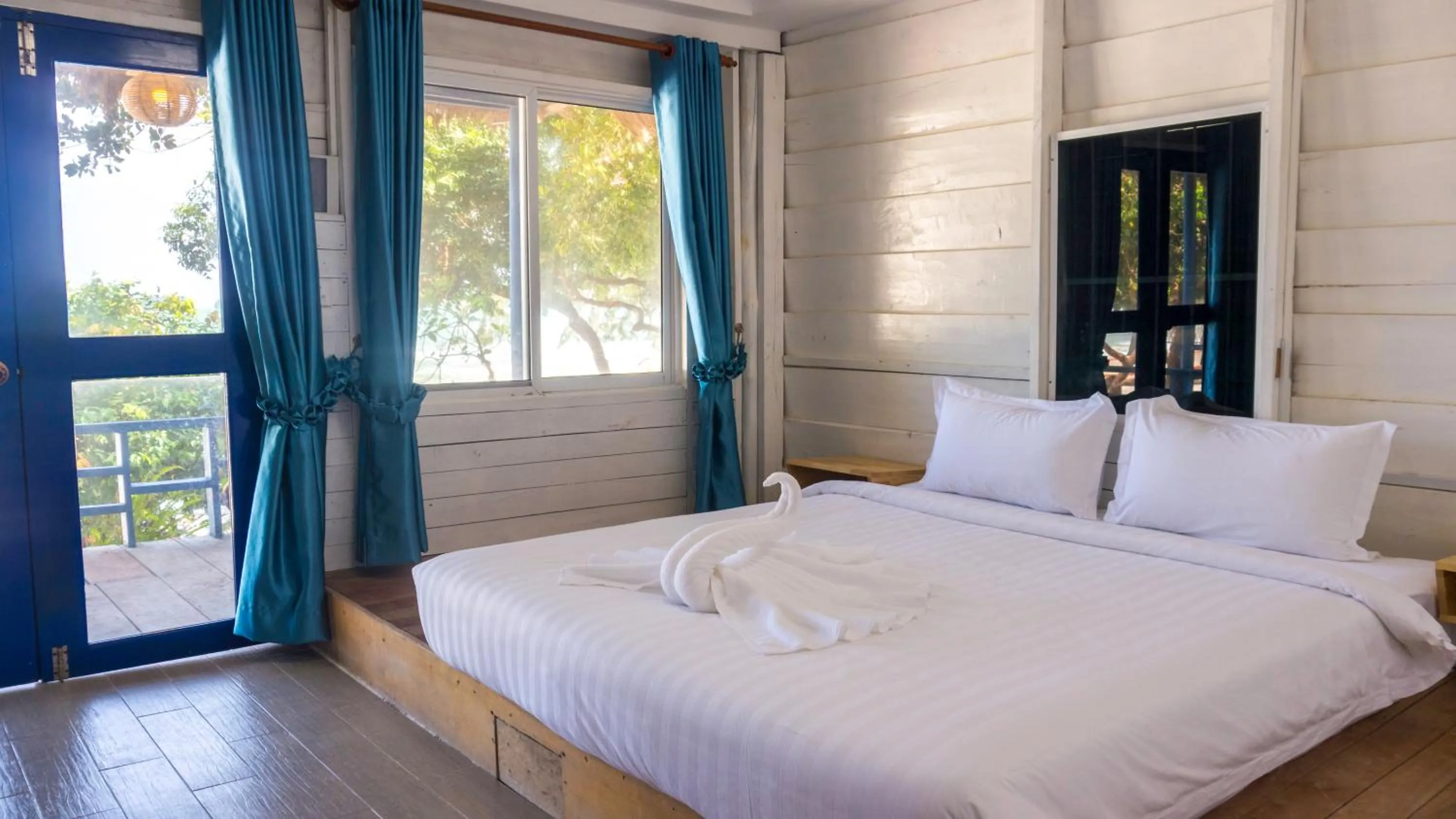 Bed in SARASEA Koh Rong Samloem